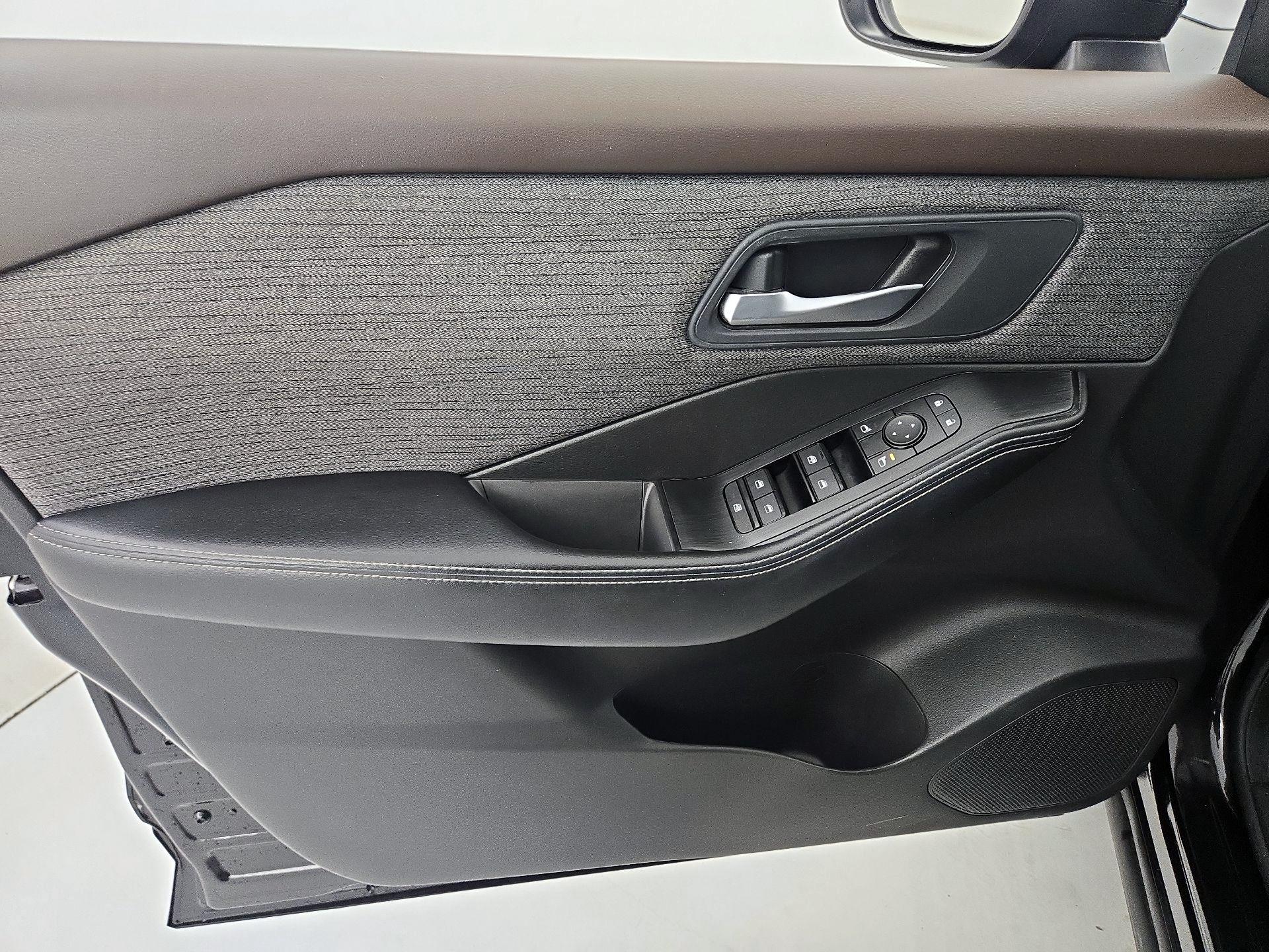 Thumbnail: 2023 Nissan Rogue - 12