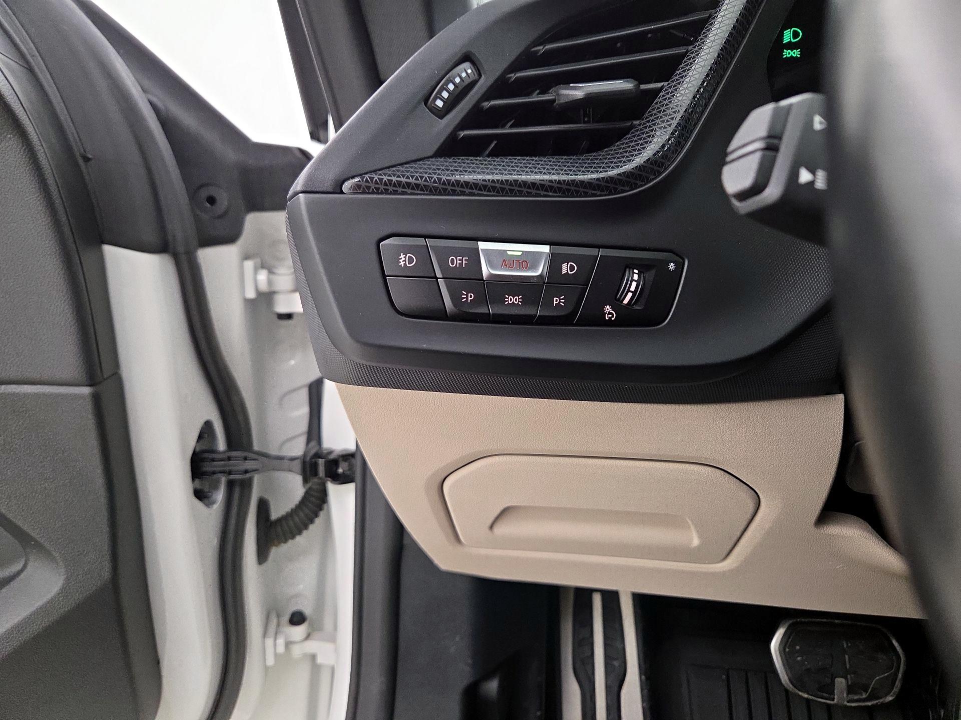 Thumbnail: 2023 BMW 2 Series - 13