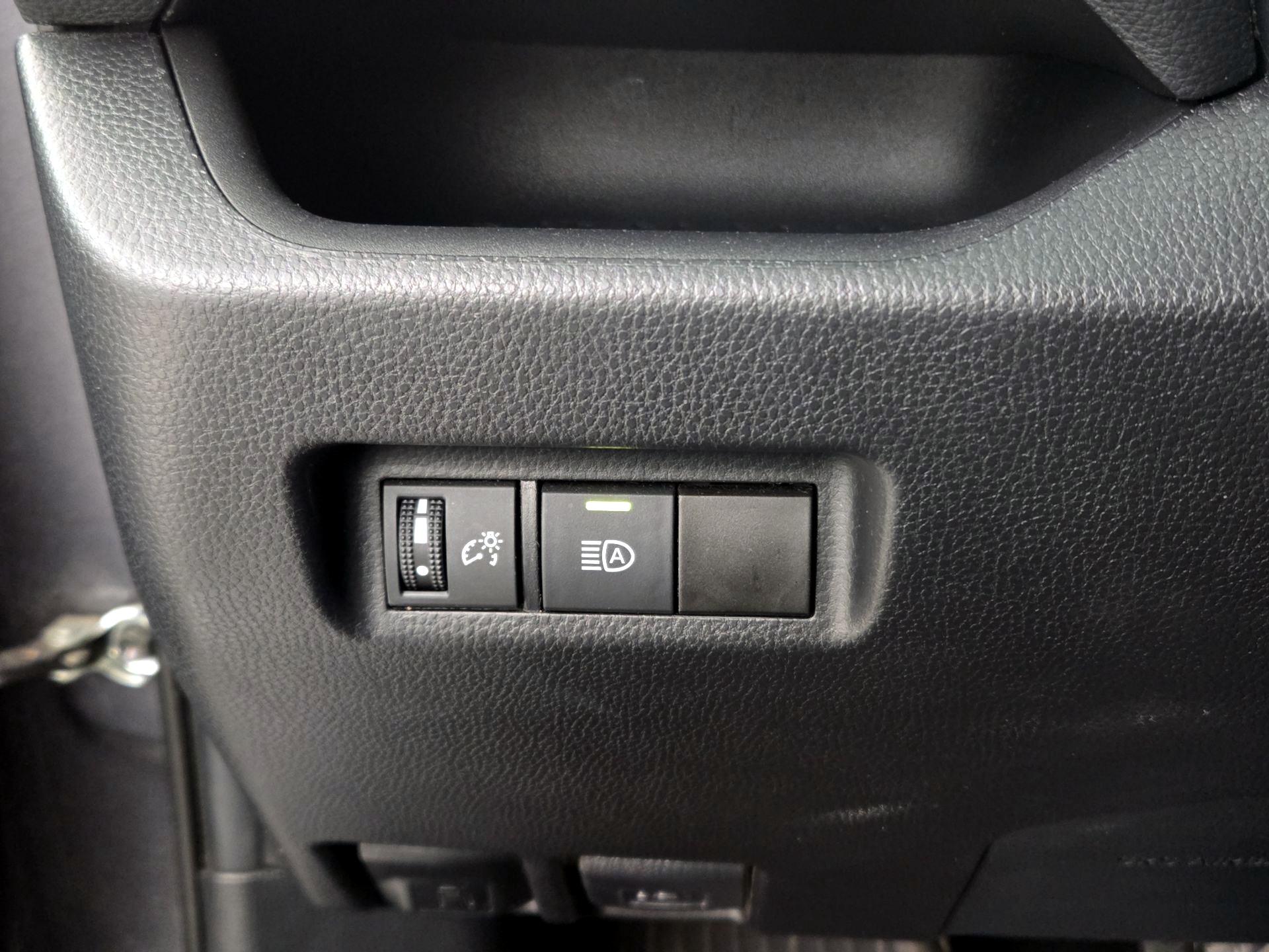 Thumbnail: 2021 Toyota RAV4 - 13