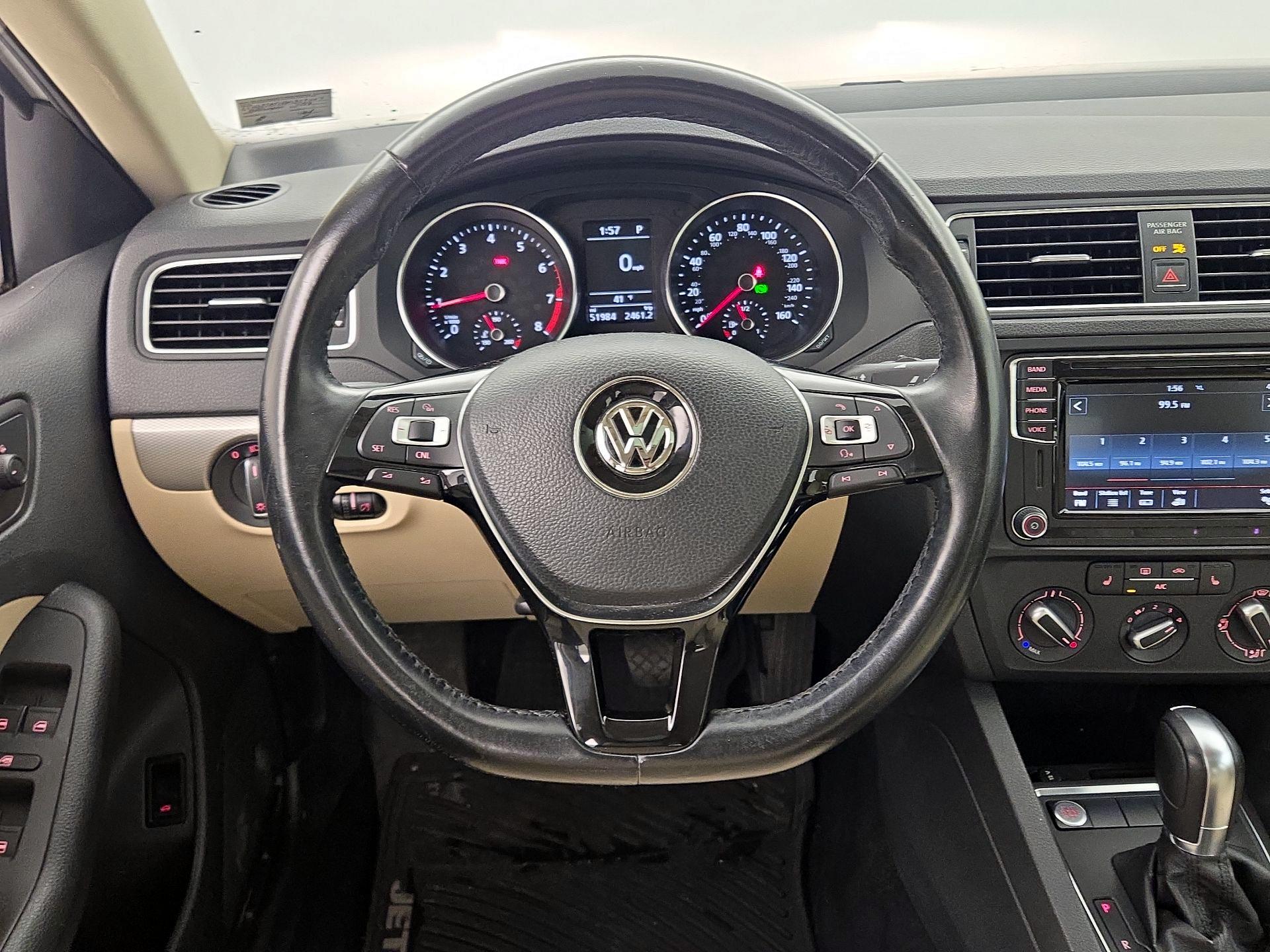 Thumbnail: 2017 Volkswagen Jetta - 10