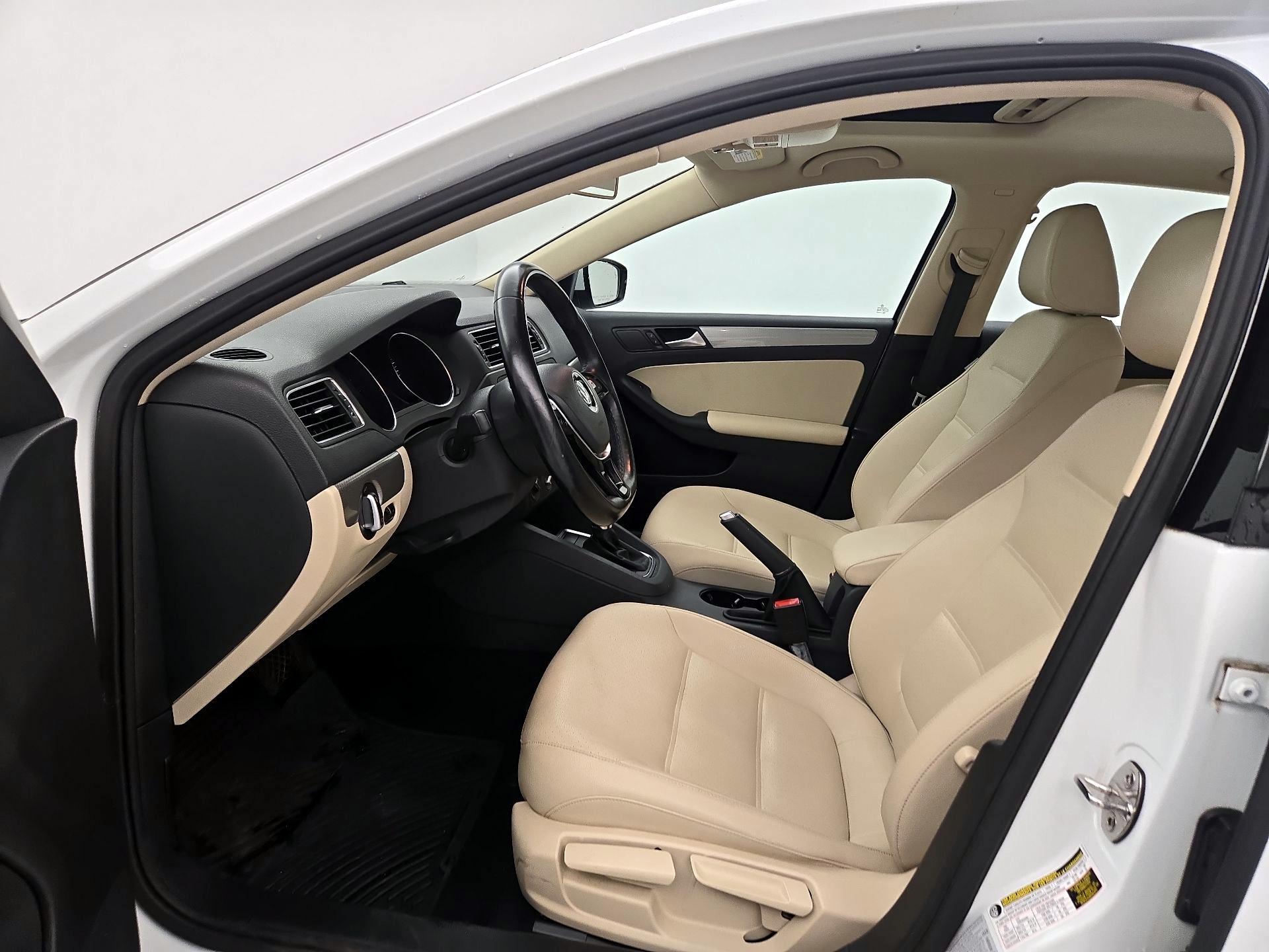 Thumbnail: 2017 Volkswagen Jetta - 11