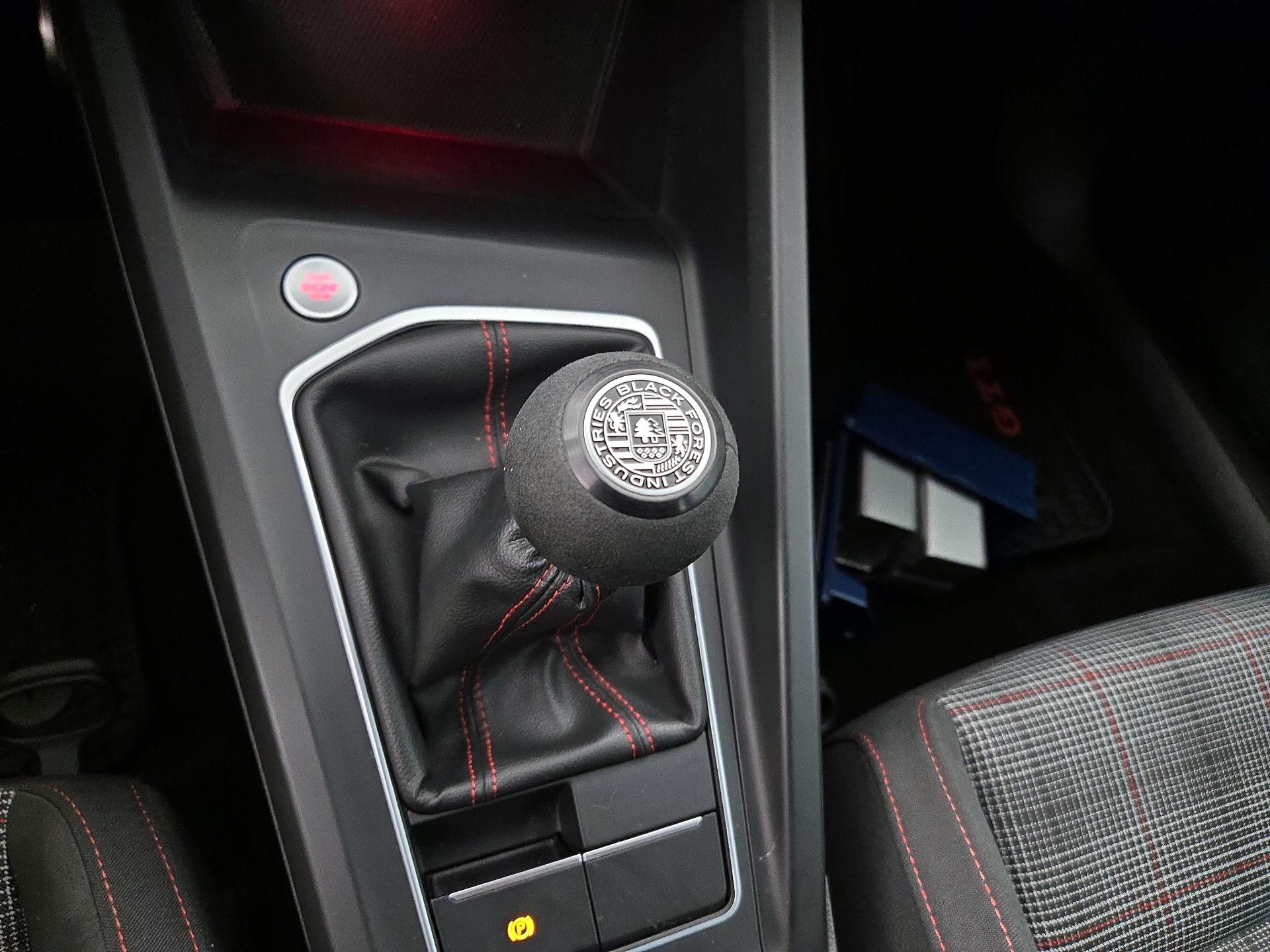 Thumbnail: 2022 Volkswagen Golf - 17