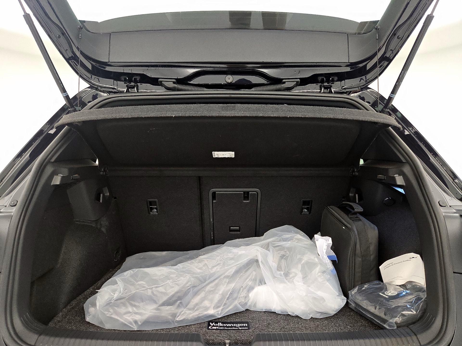 Thumbnail: 2022 Volkswagen Golf - 20