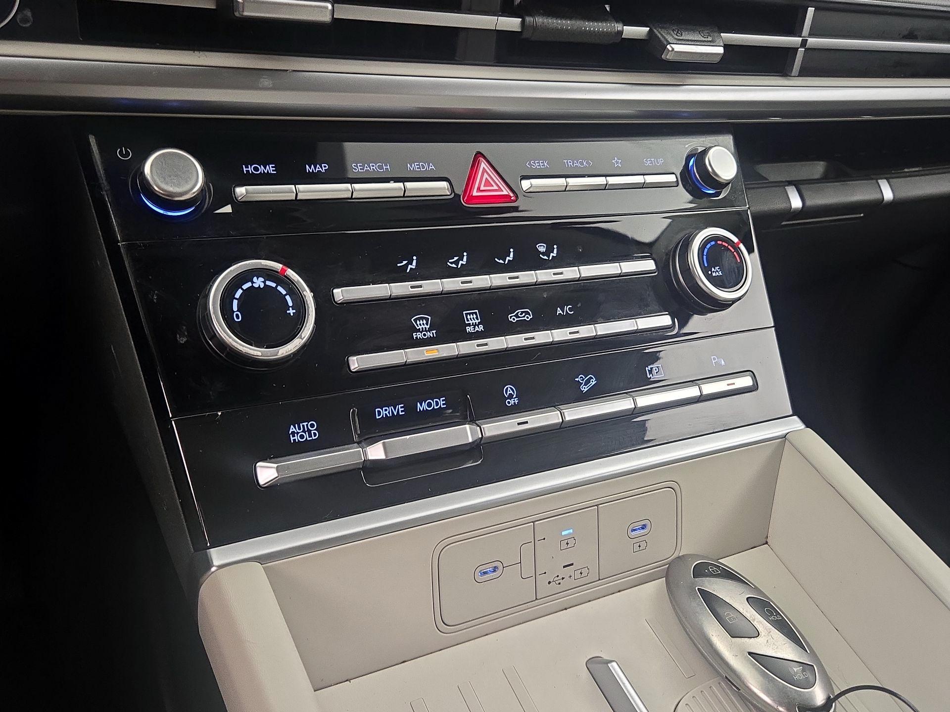 Thumbnail: 2024 Hyundai Santa Fe - 16