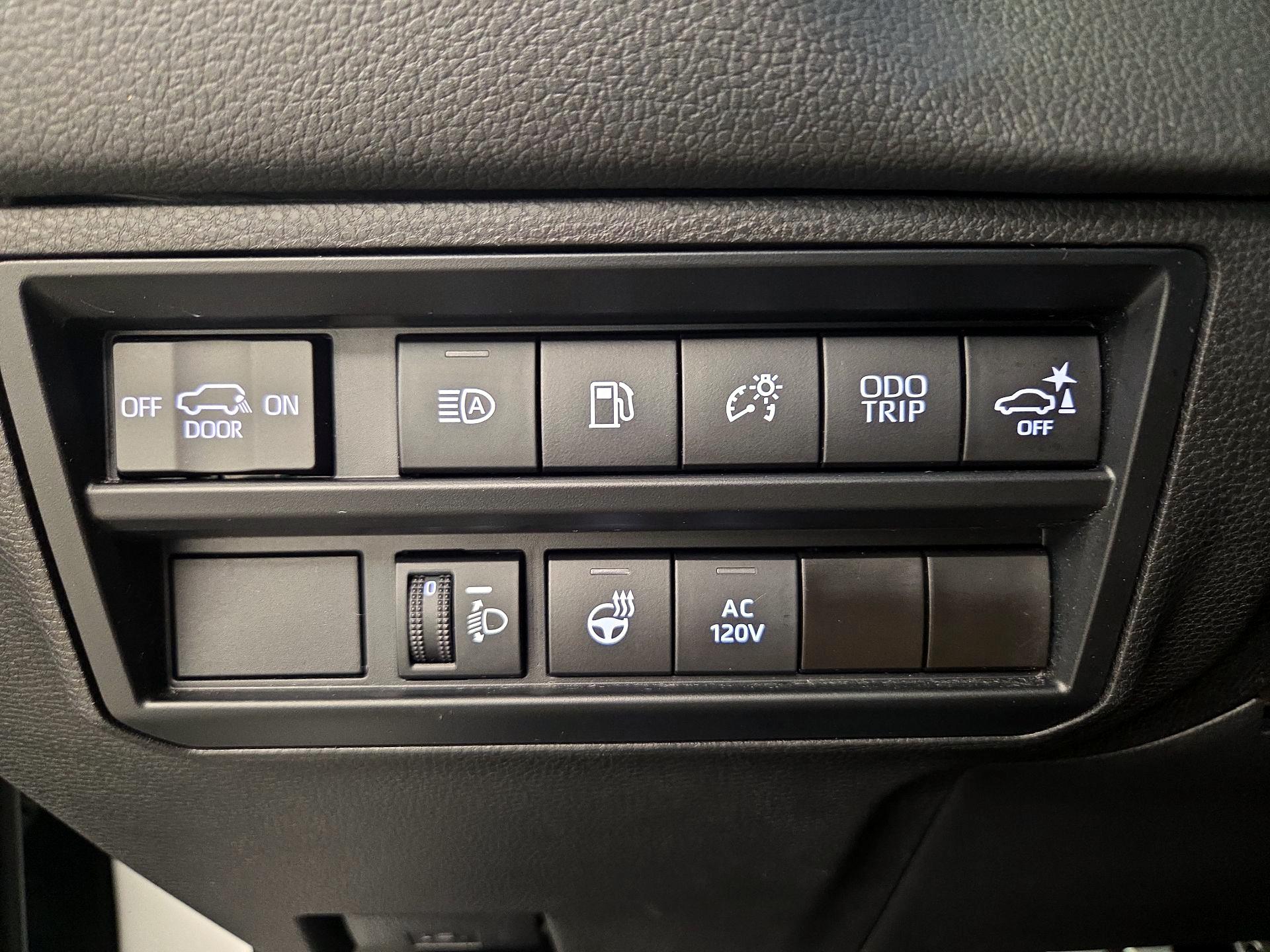 Thumbnail: 2023 Toyota Sequoia - 13