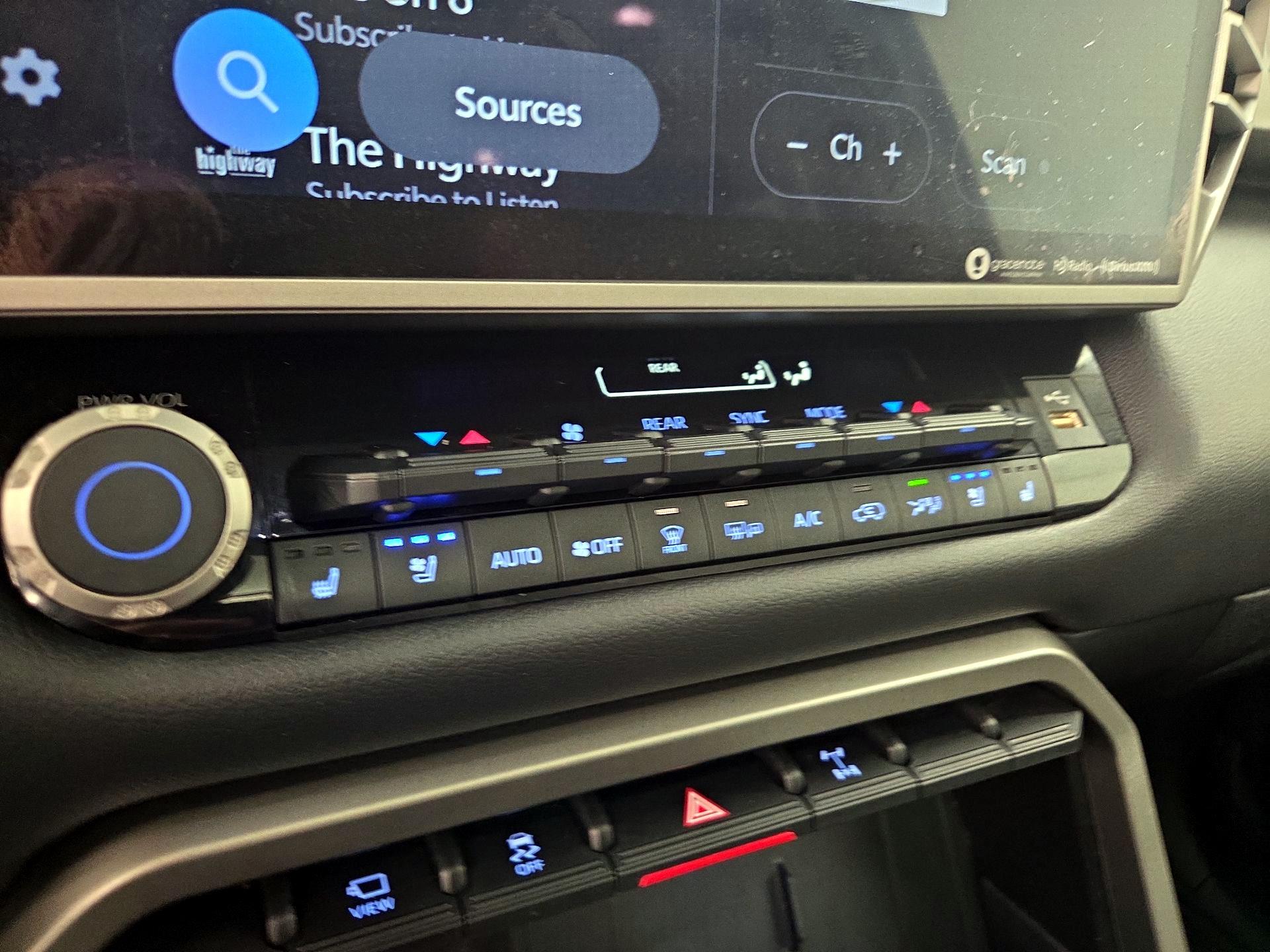 Thumbnail: 2023 Toyota Sequoia - 16