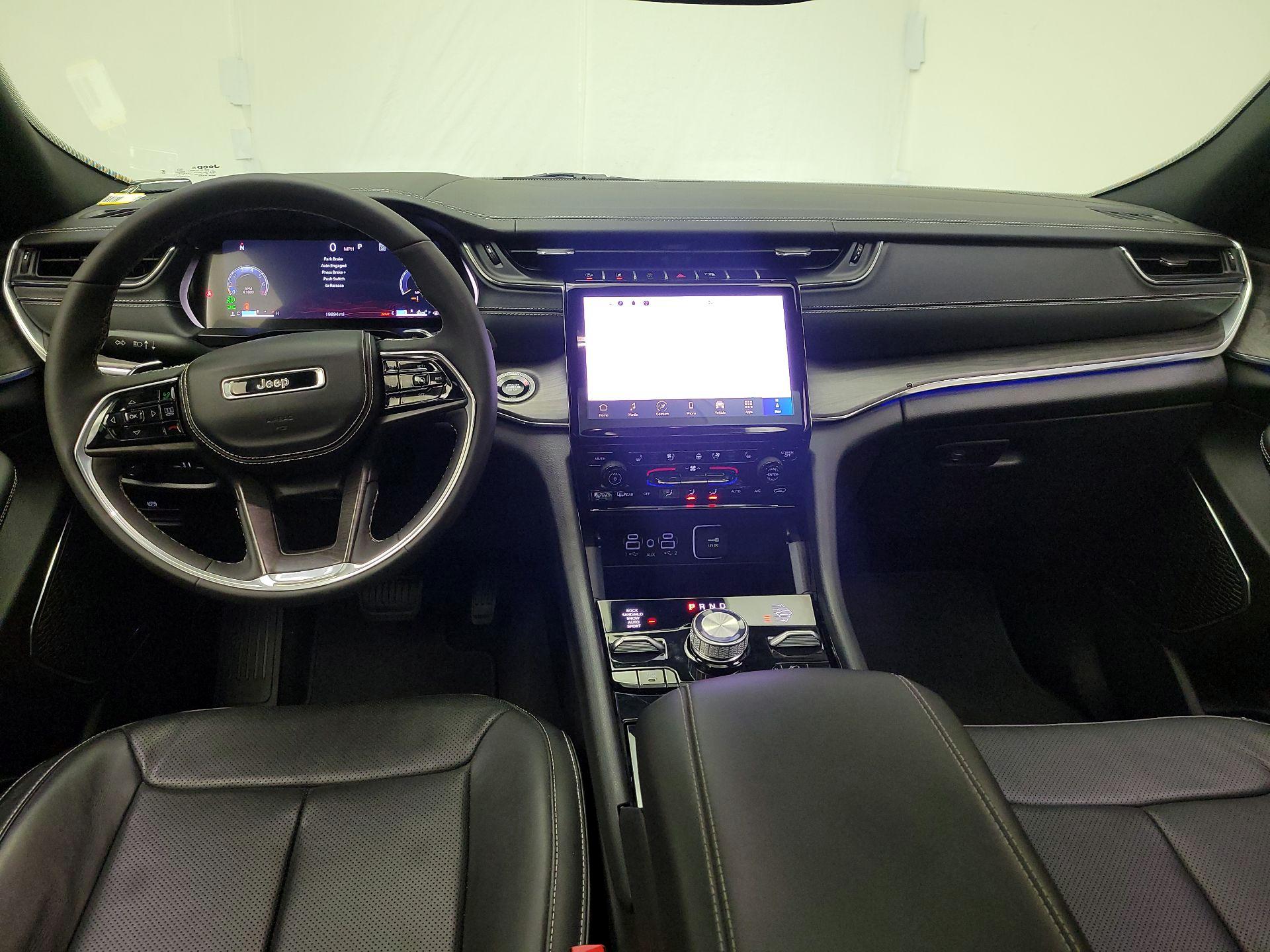 Thumbnail: 2024 Jeep Grand Cherokee - 9