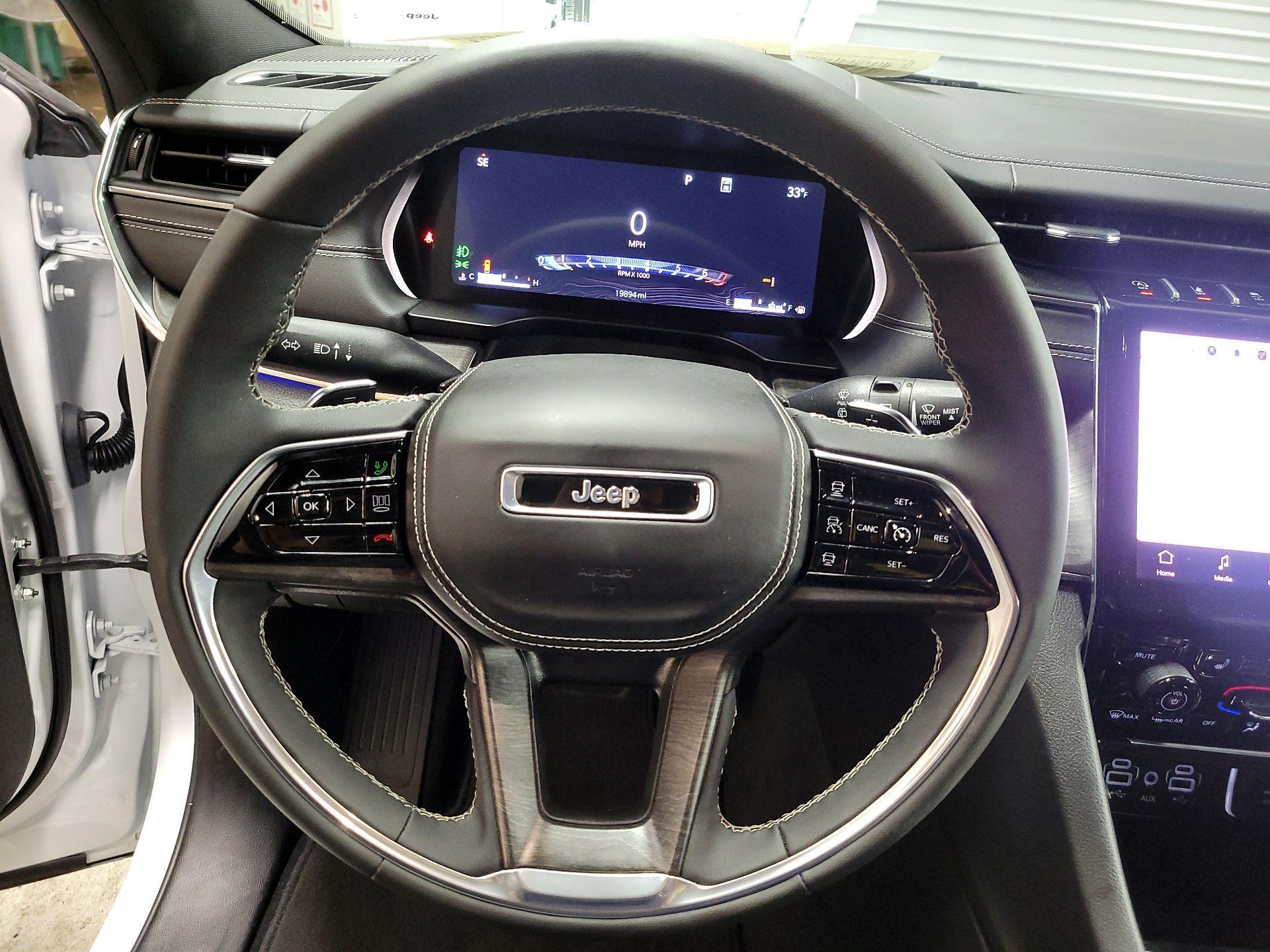 Thumbnail: 2024 Jeep Grand Cherokee - 10