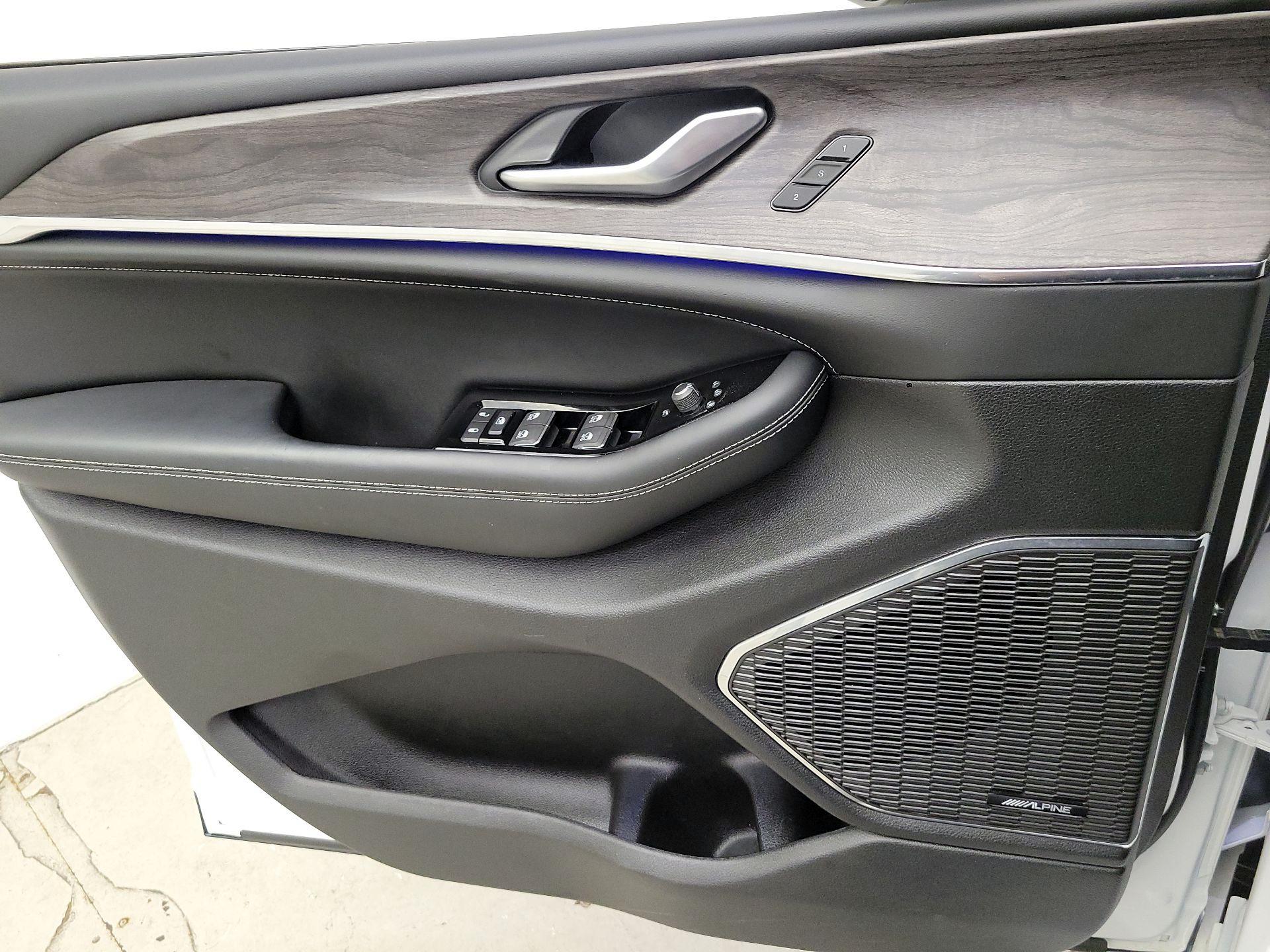 Thumbnail: 2024 Jeep Grand Cherokee - 12