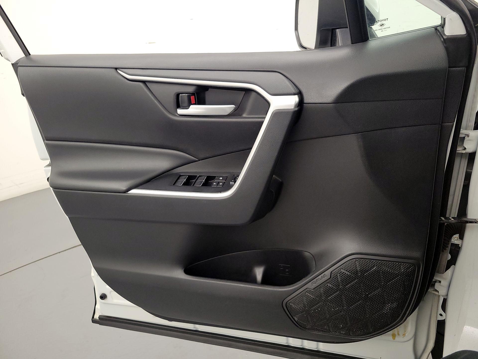 Thumbnail: 2023 Toyota RAV4 - 12