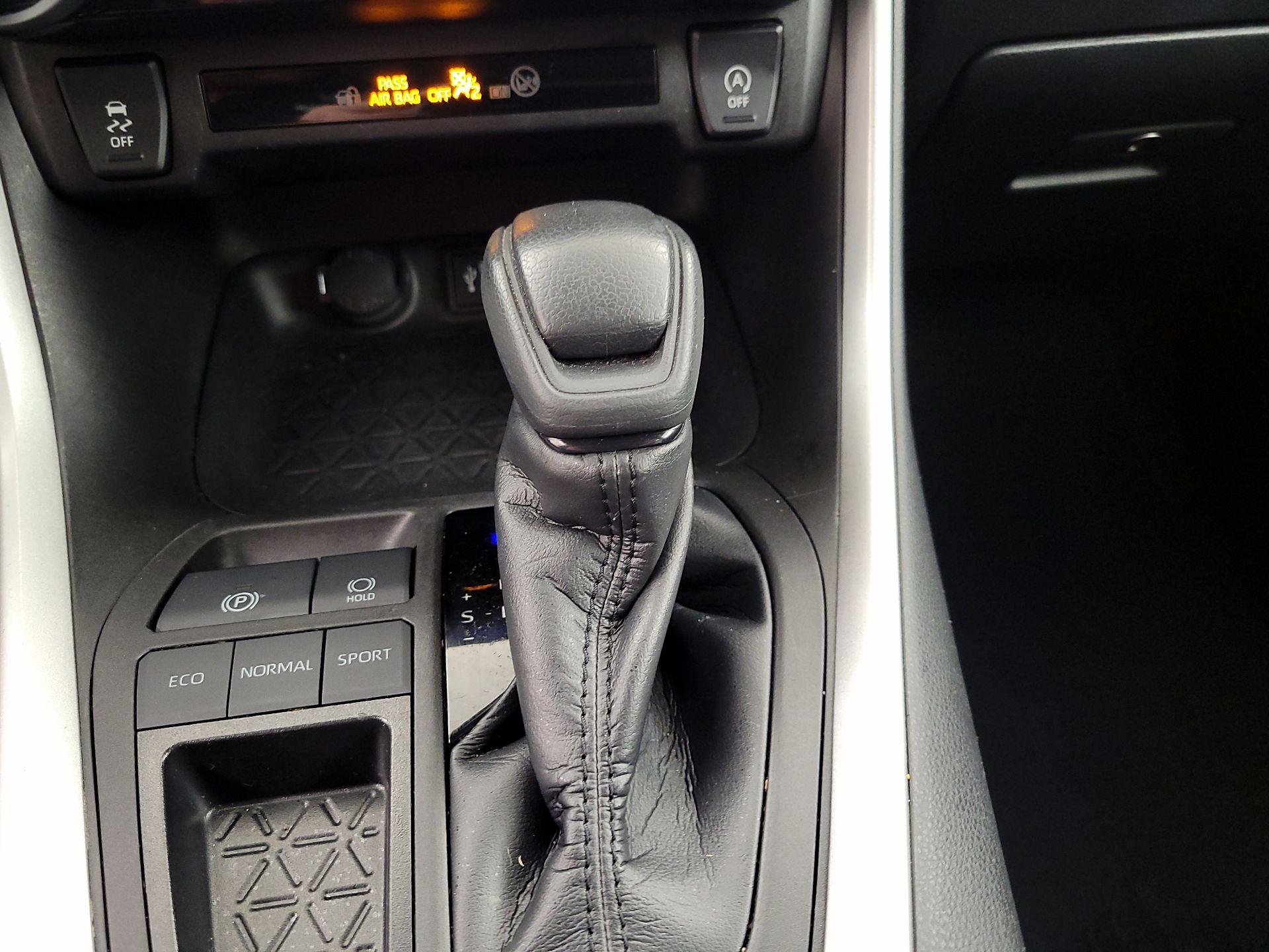 Thumbnail: 2023 Toyota RAV4 - 17