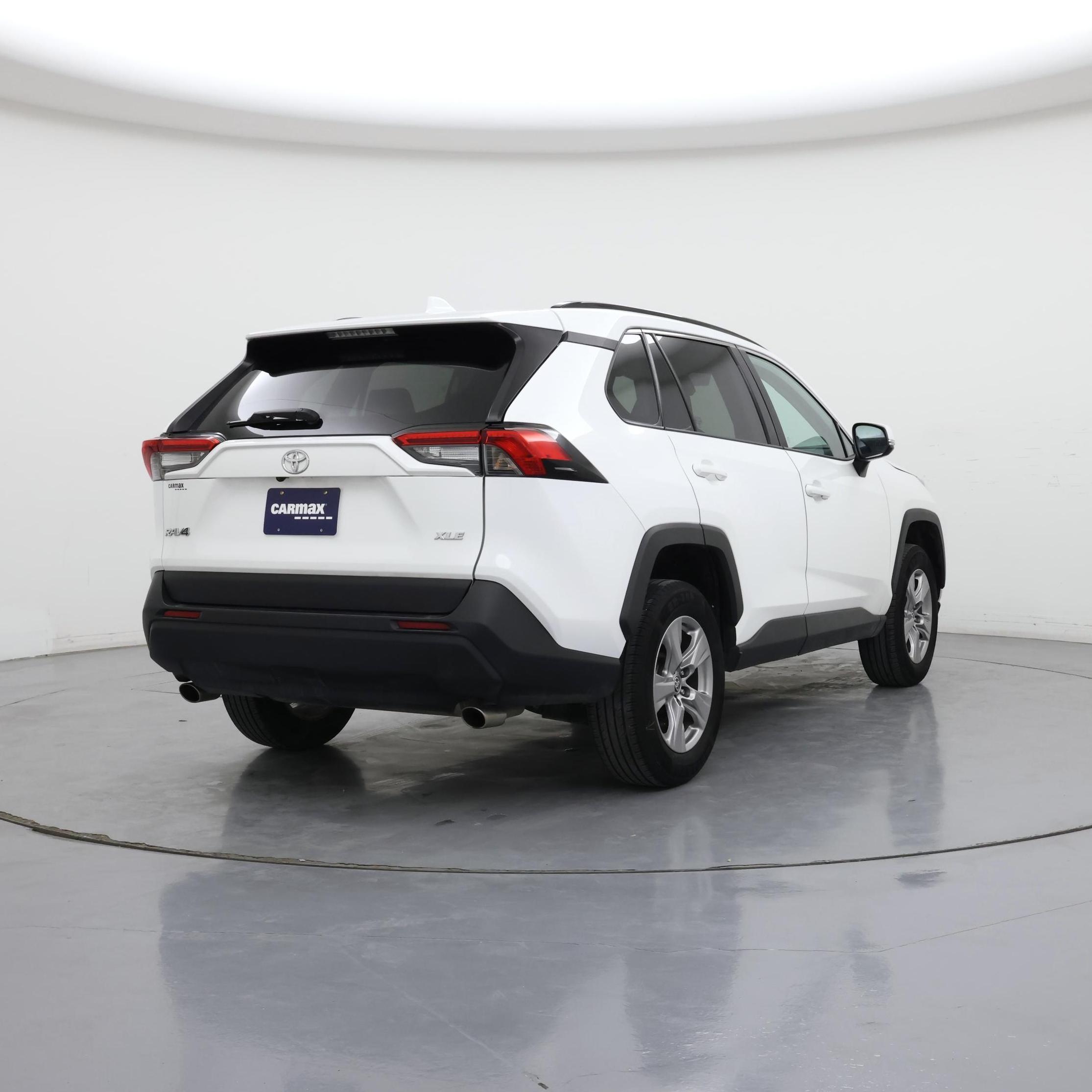 Thumbnail: 2023 Toyota RAV4 - 8