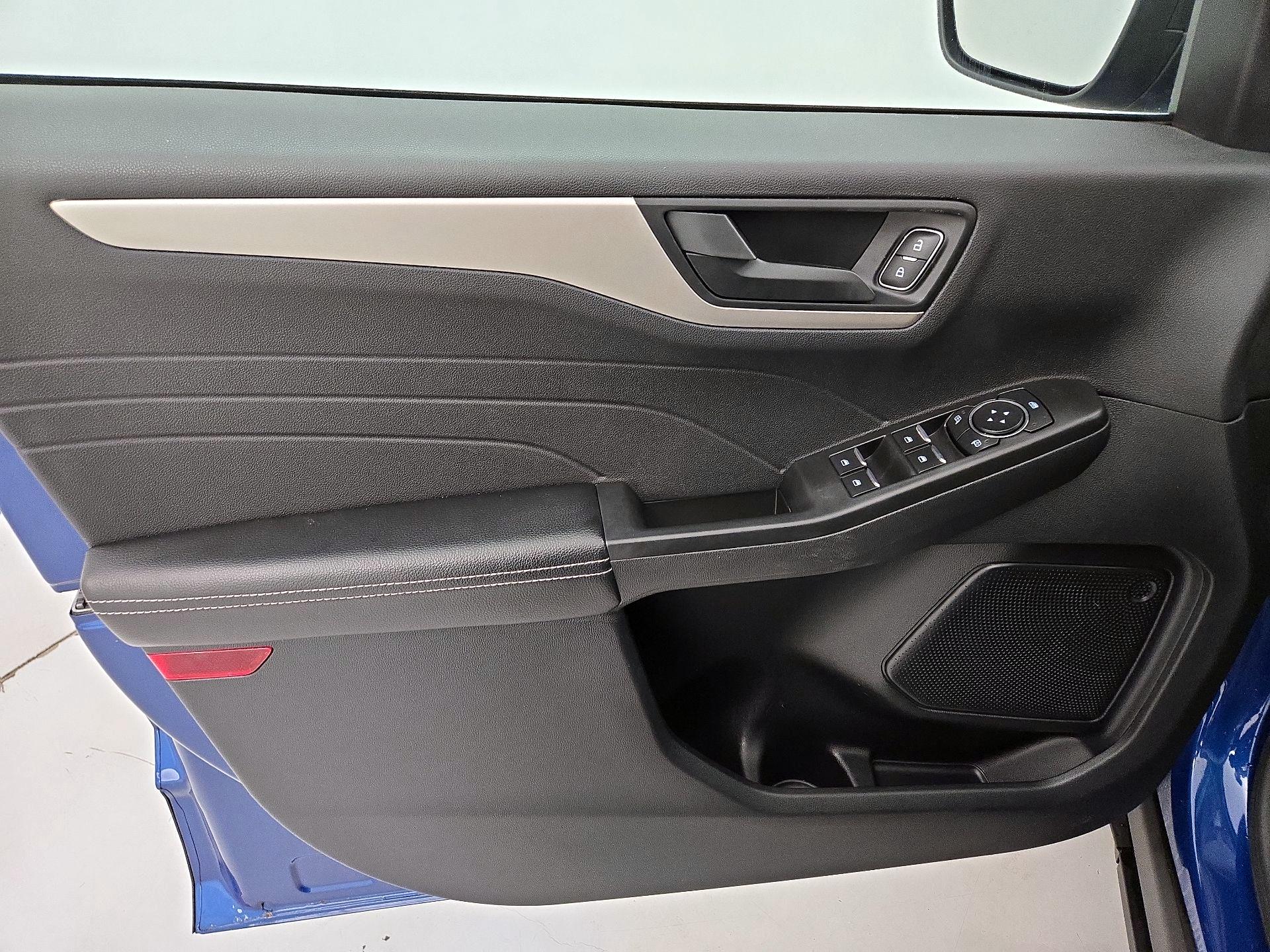 Thumbnail: 2022 Ford Escape - 12