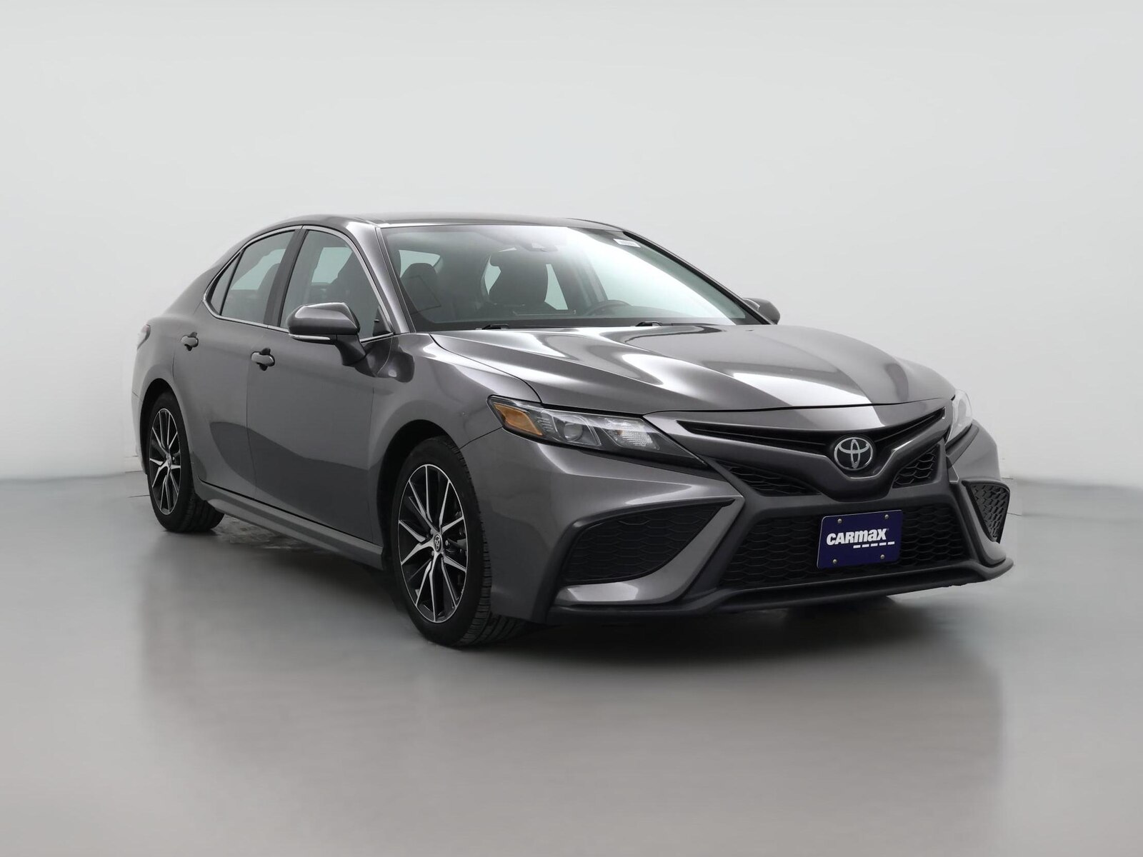 2023 Toyota Camry SE - Photo 1