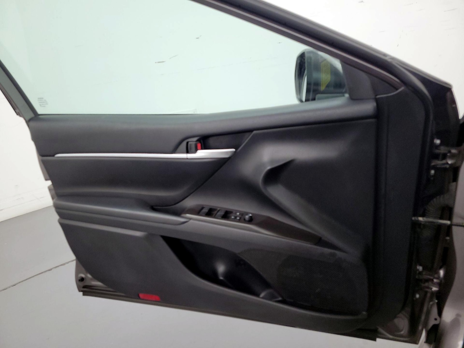 2023 Toyota Camry SE - Photo 13