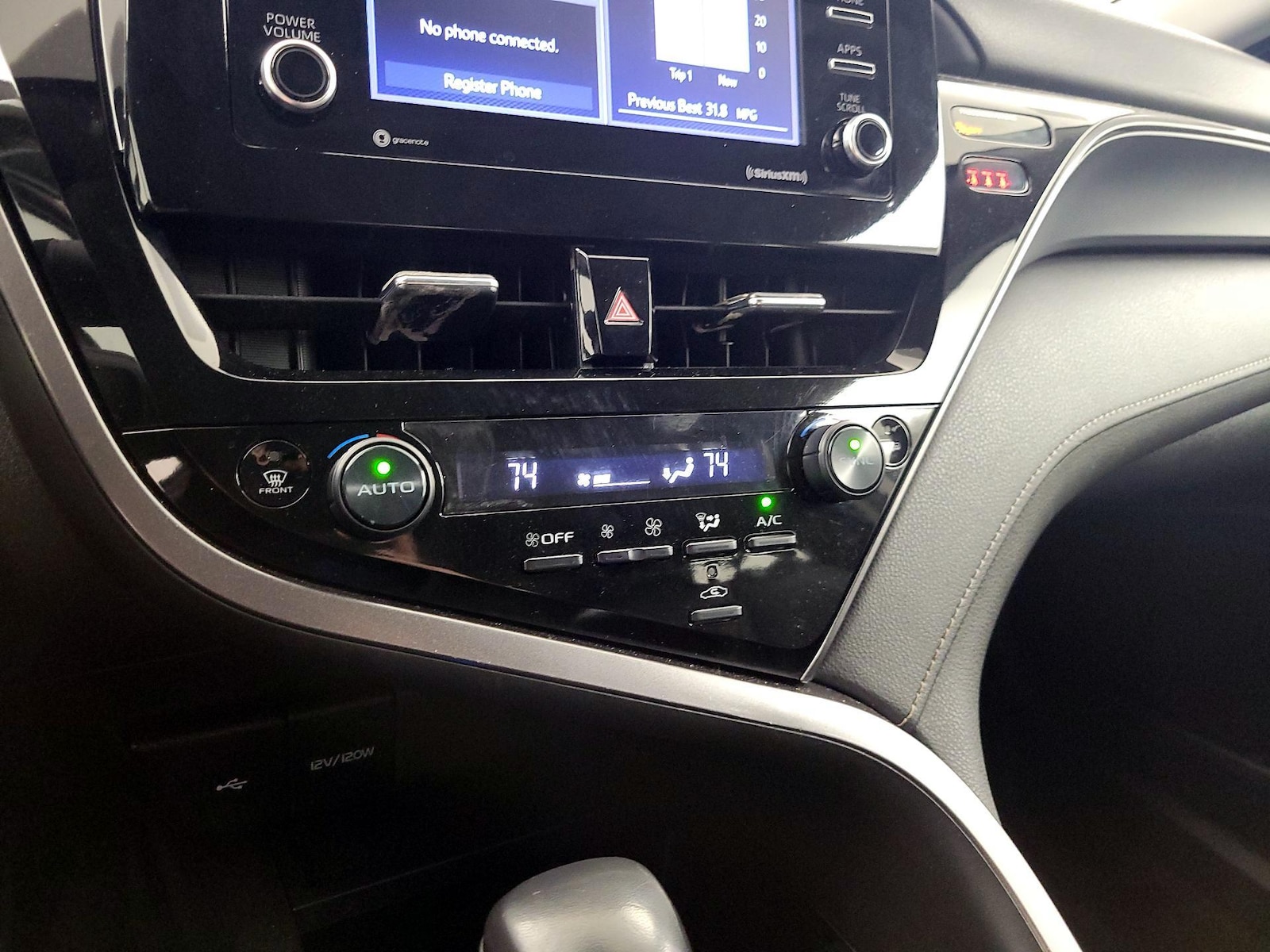 2023 Toyota Camry SE - Photo 17