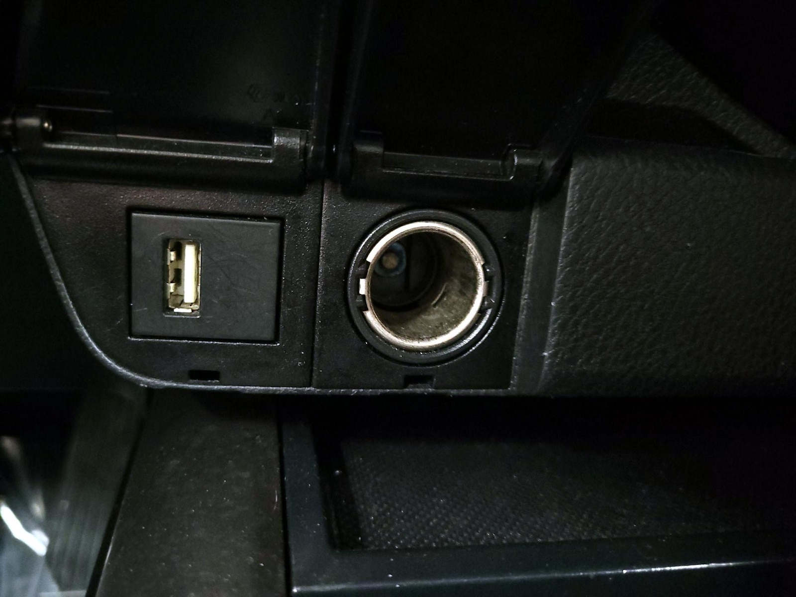 2023 Toyota Camry SE - Photo 19