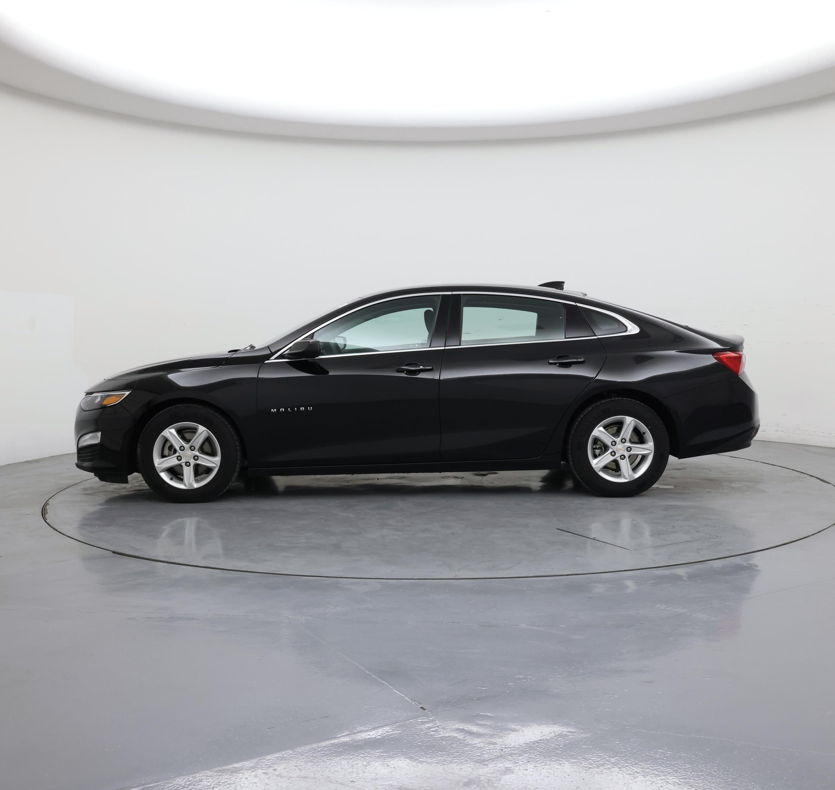 Thumbnail: 2023 Chevrolet Malibu - 3