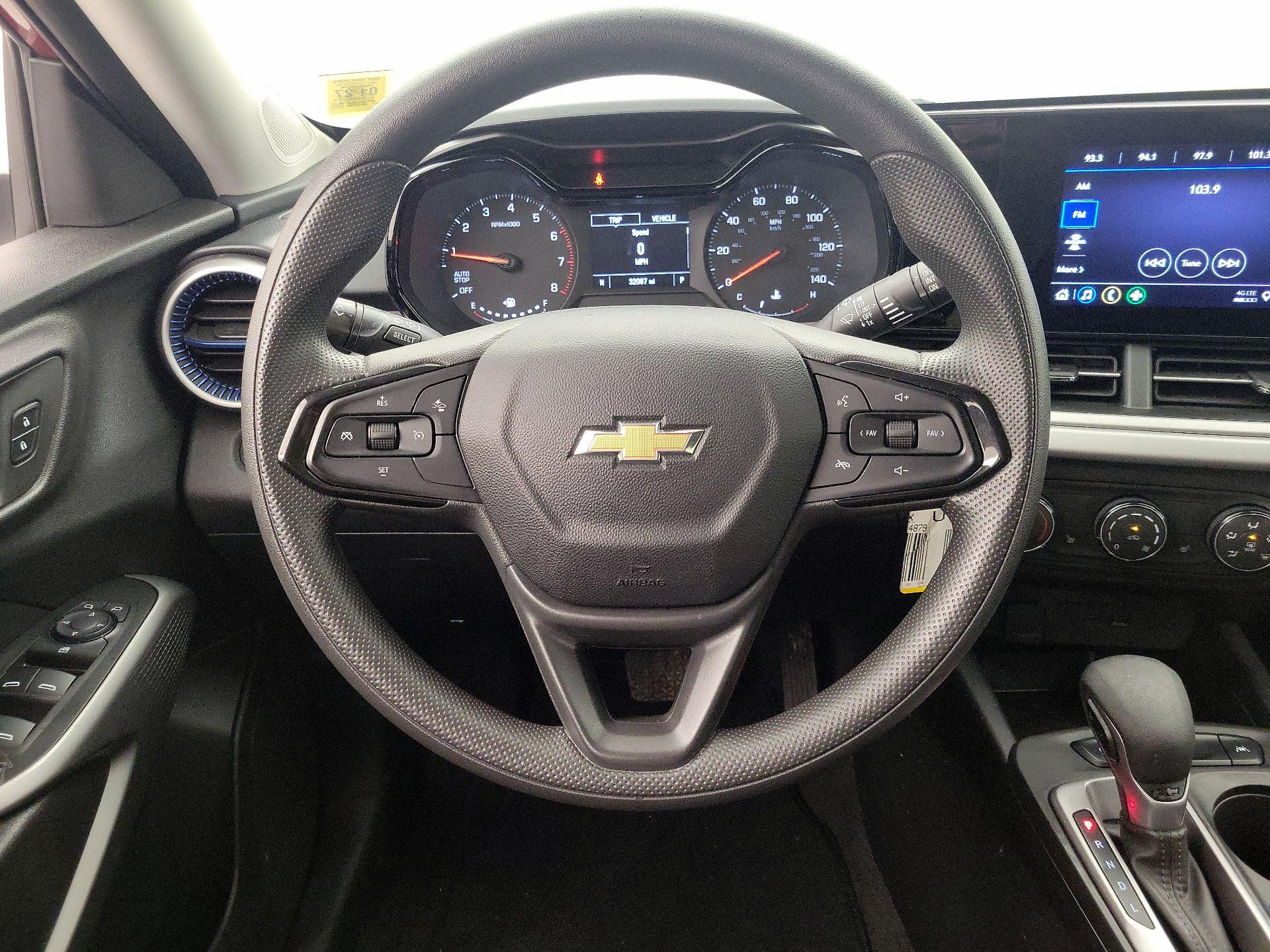 Thumbnail: 2024 Chevrolet Trax - 10