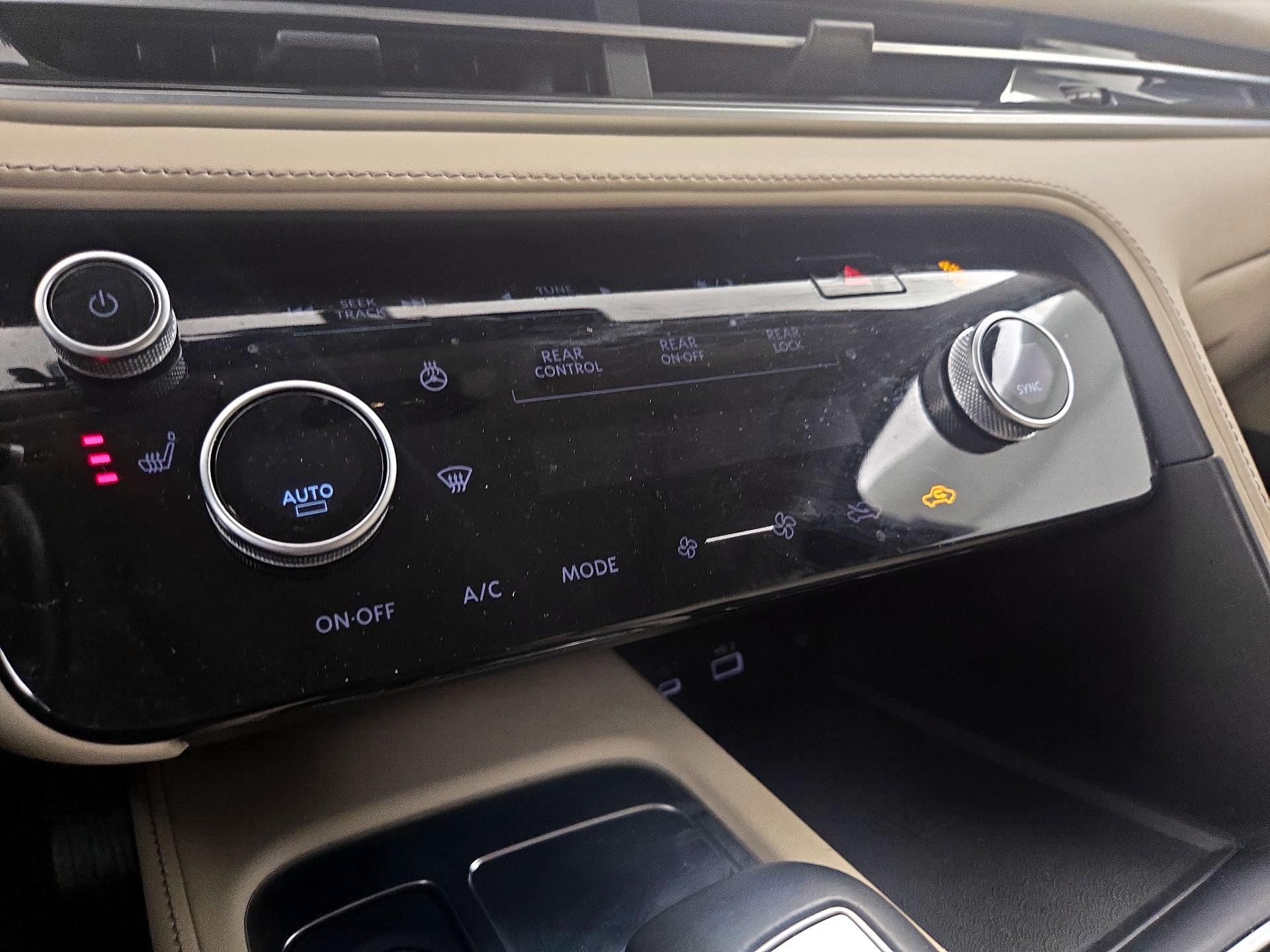 Thumbnail: 2023 INFINITI QX60 - 16