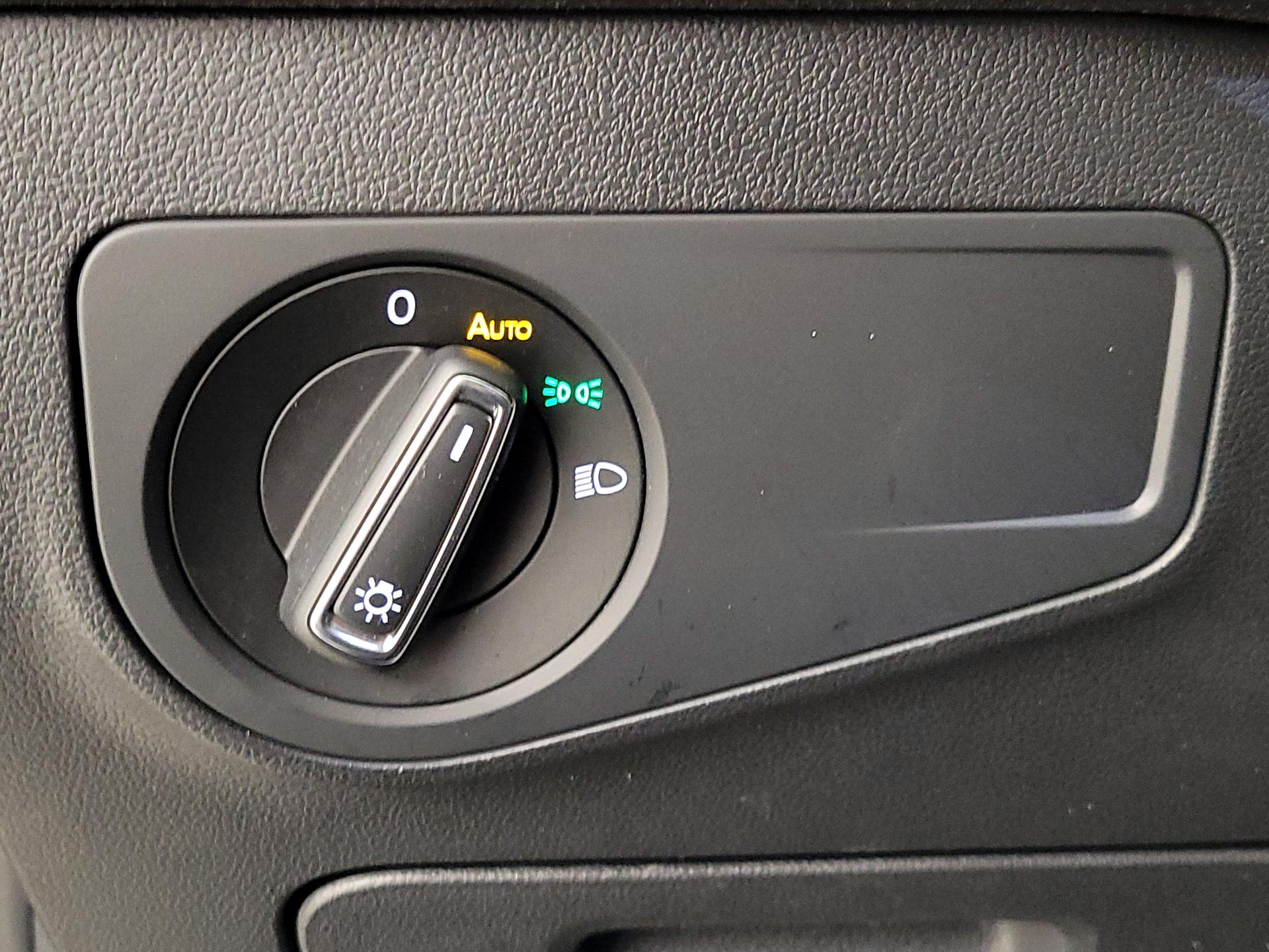 Thumbnail: 2021 Volkswagen Tiguan - 13