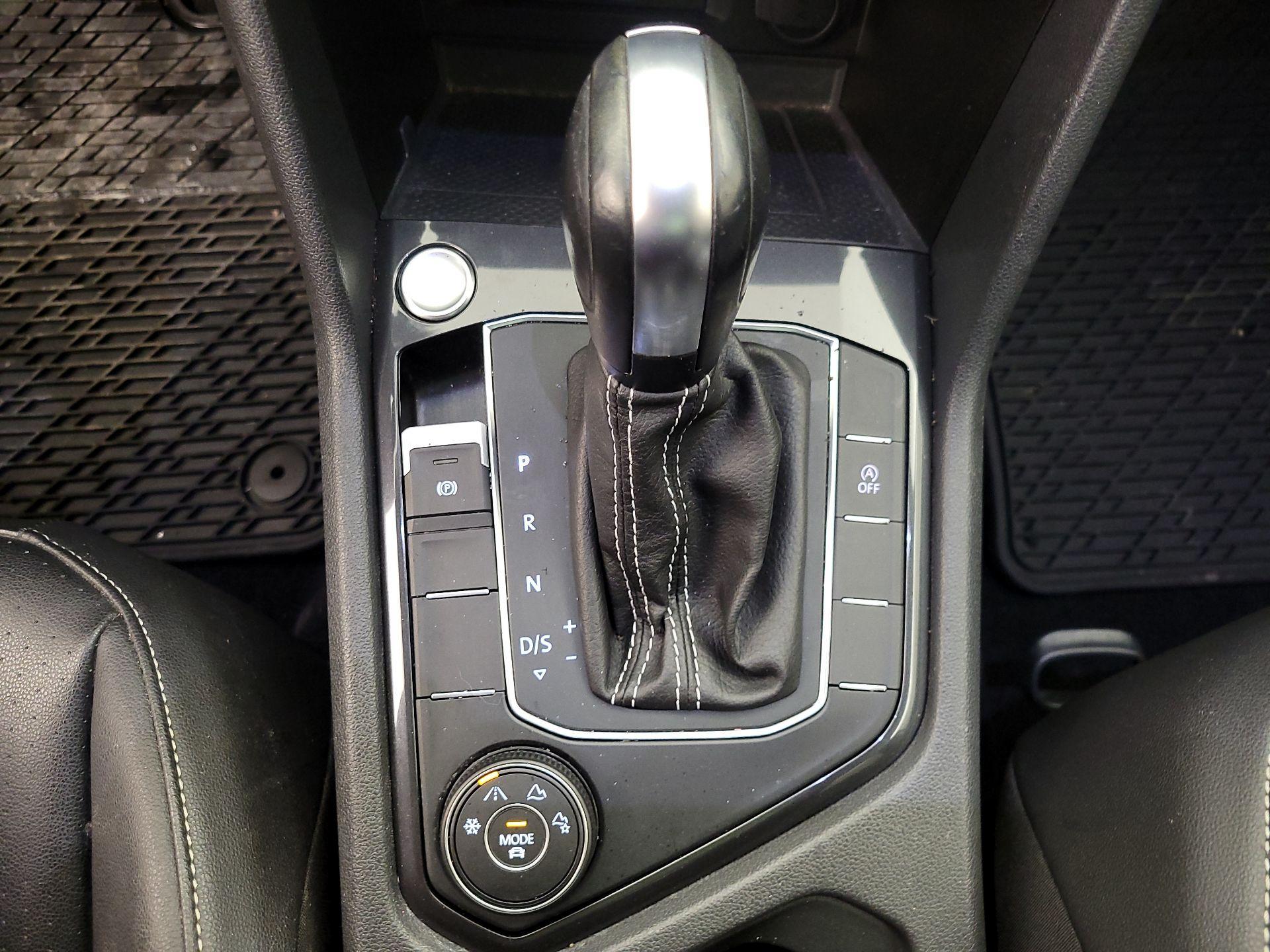 Thumbnail: 2021 Volkswagen Tiguan - 17