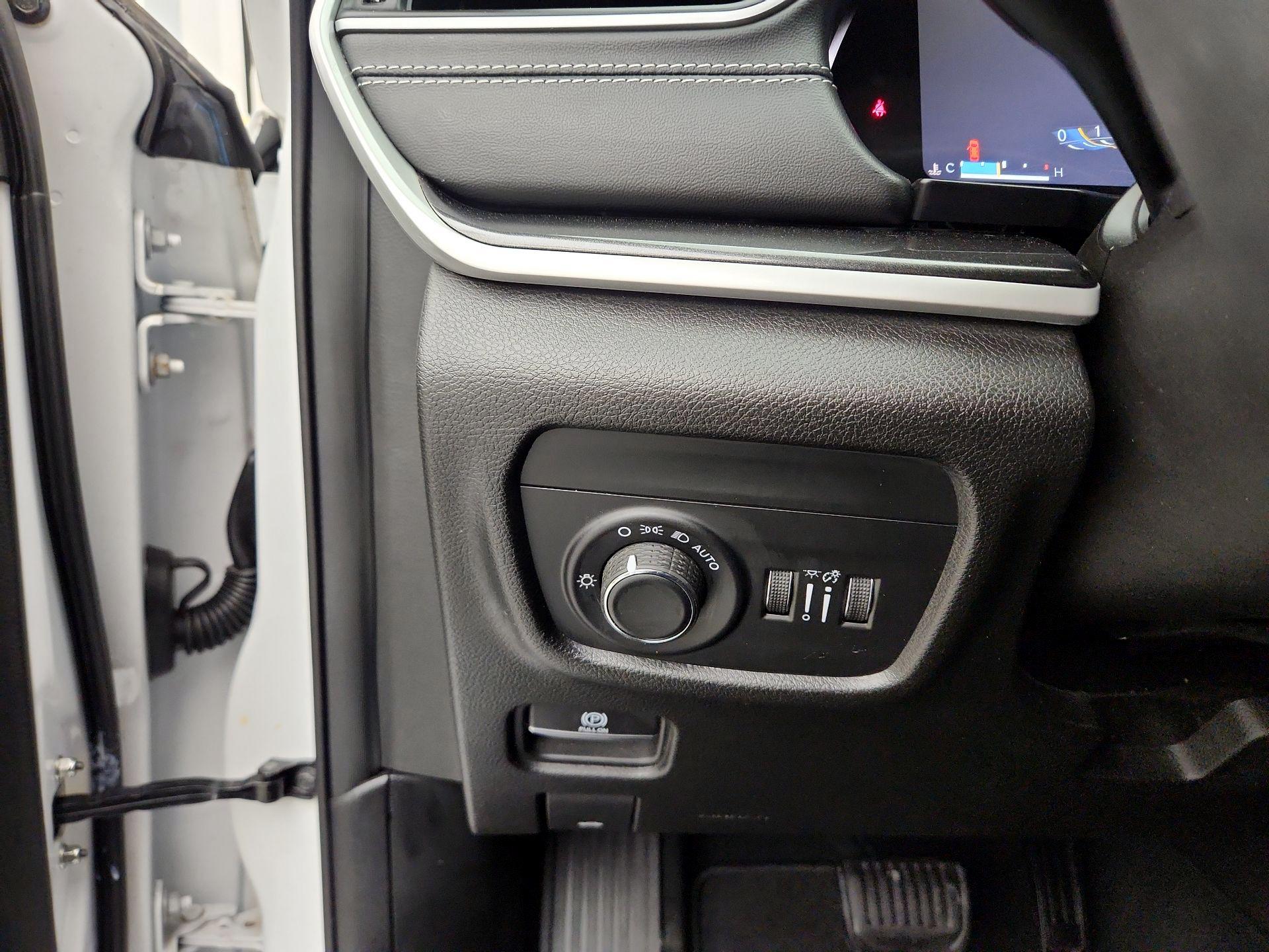 Thumbnail: 2023 Jeep Grand Cherokee - 13