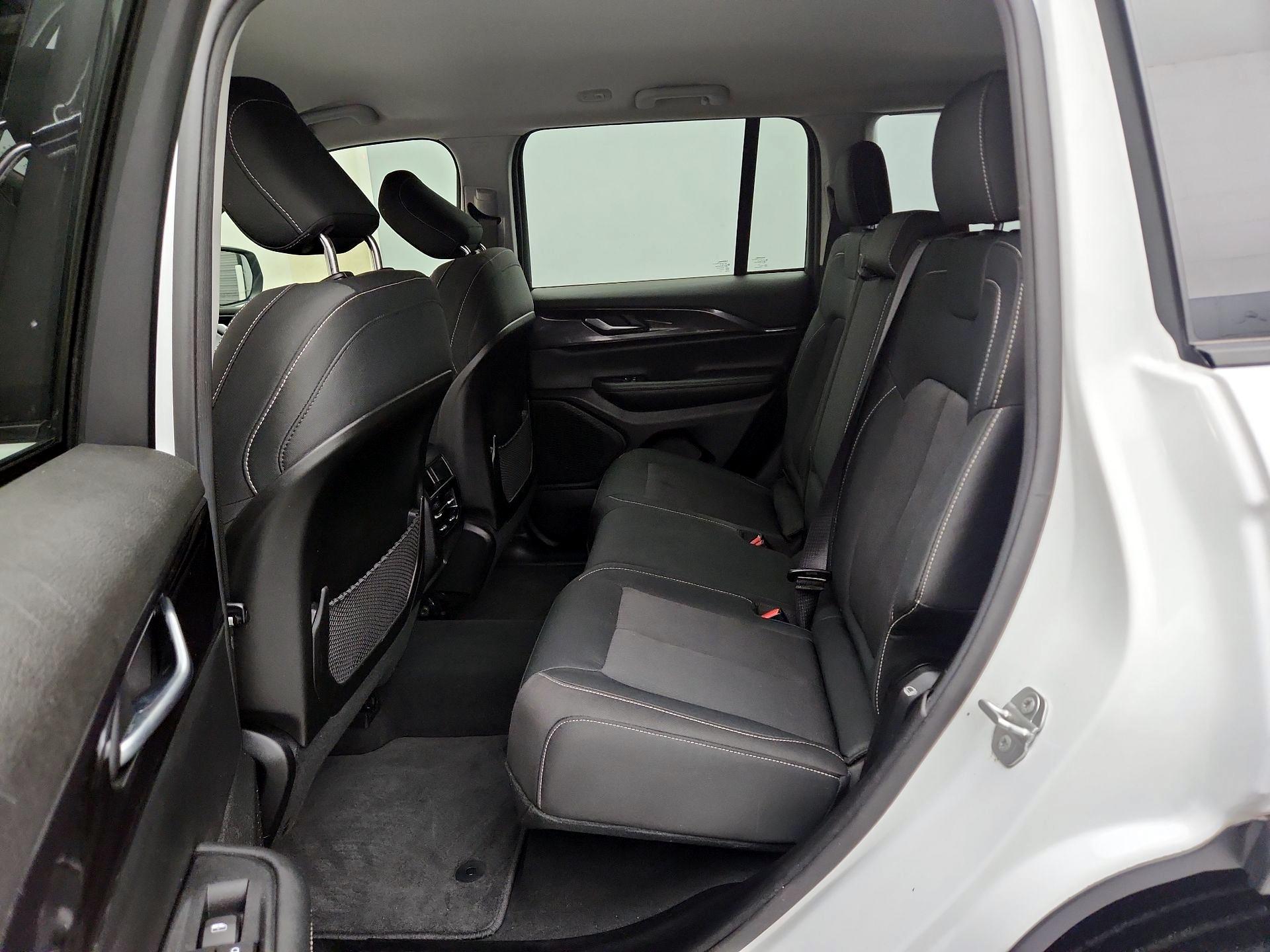 Thumbnail: 2023 Jeep Grand Cherokee - 19