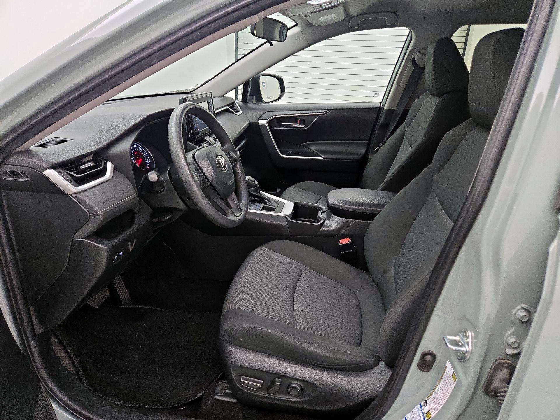 Thumbnail: 2022 Toyota RAV4 - 11