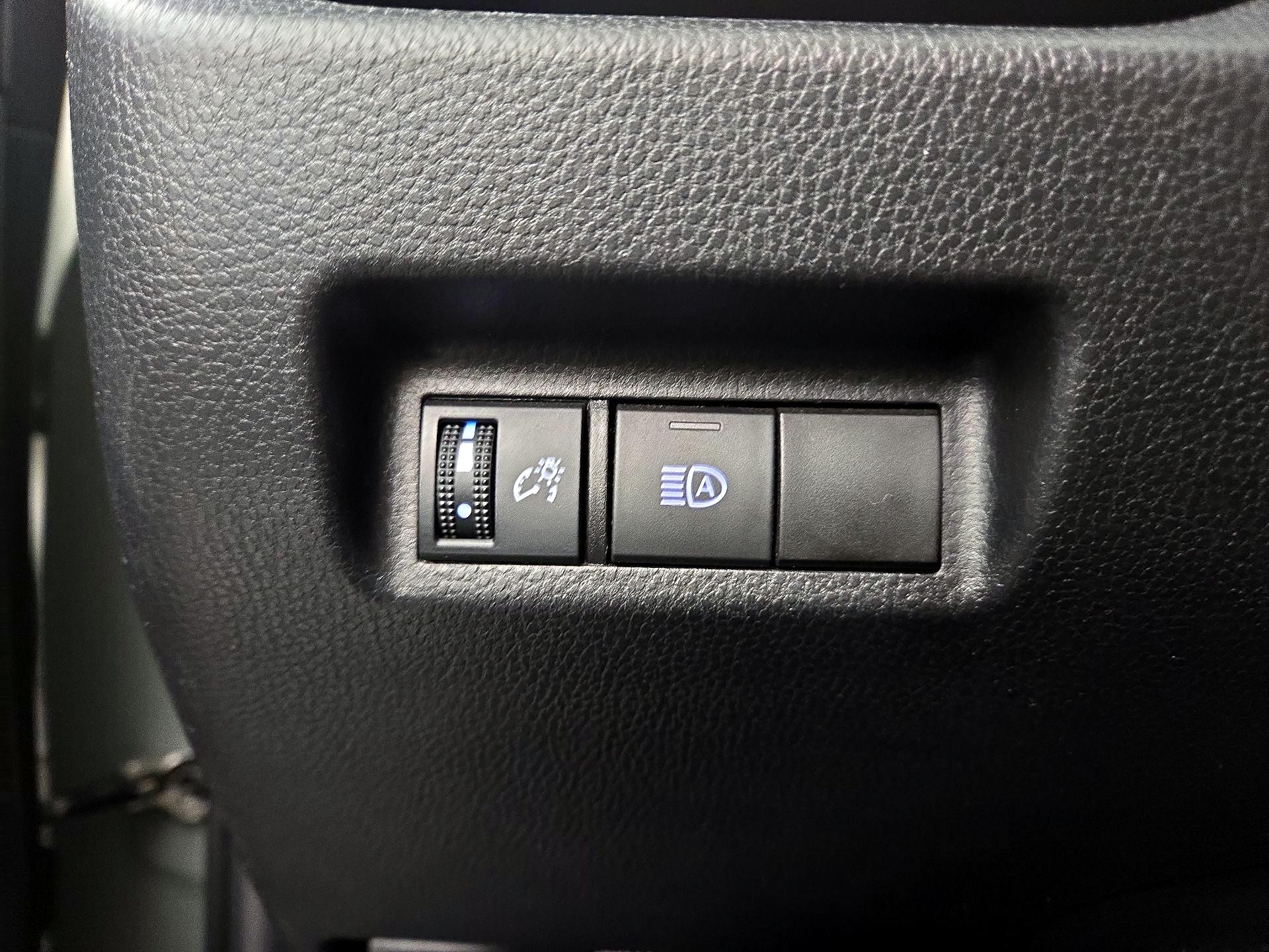 Thumbnail: 2022 Toyota RAV4 - 13