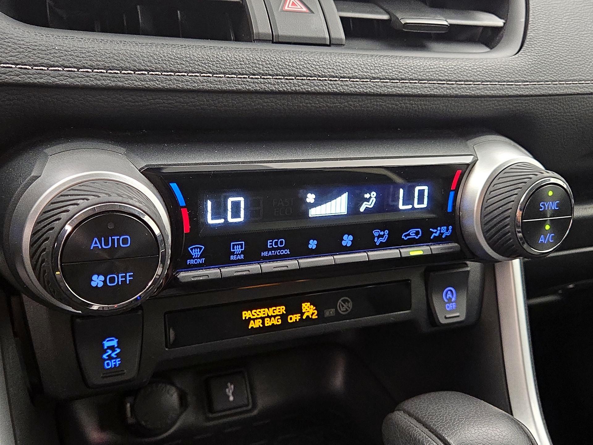 Thumbnail: 2022 Toyota RAV4 - 16