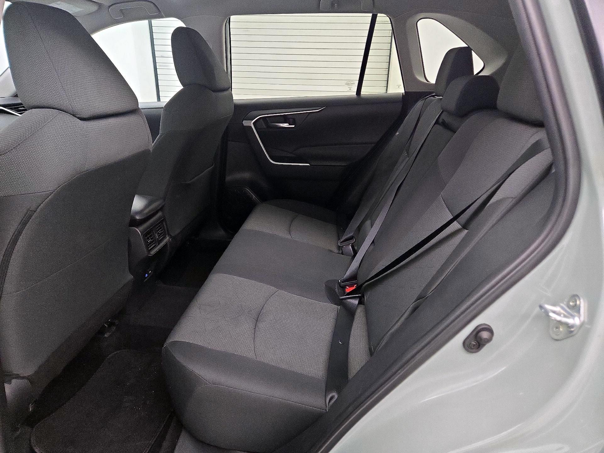 Thumbnail: 2022 Toyota RAV4 - 19