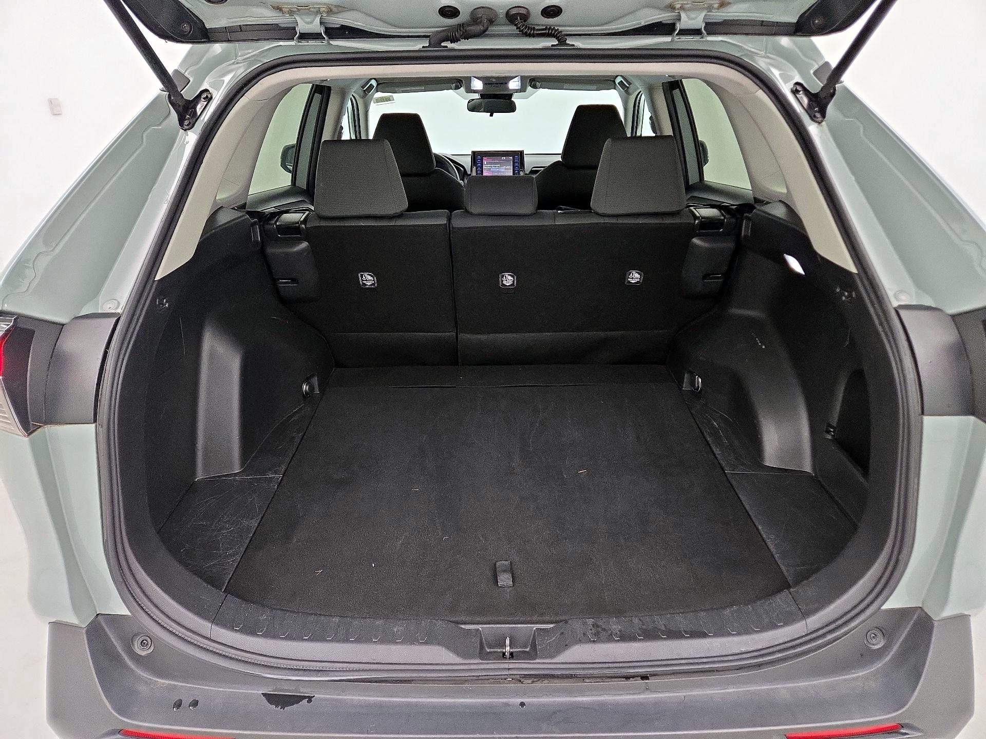 Thumbnail: 2022 Toyota RAV4 - 20