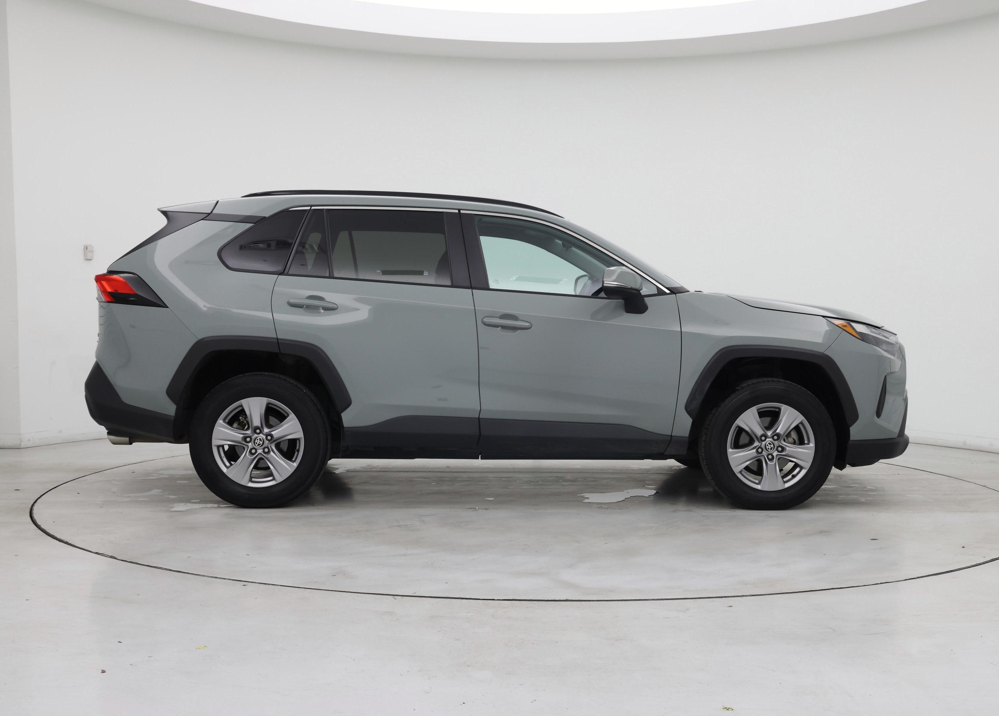 Thumbnail: 2022 Toyota RAV4 - 7