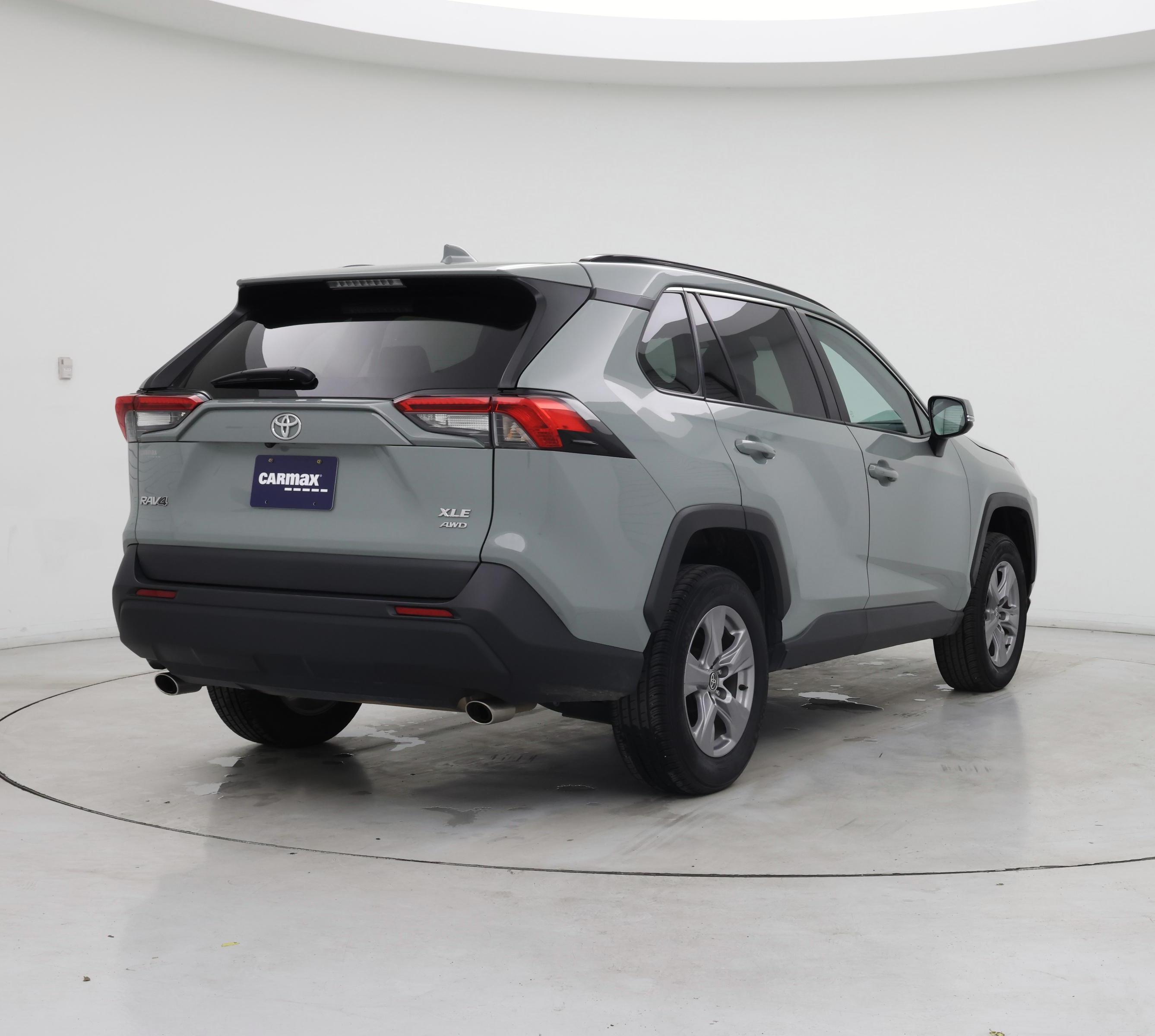 Thumbnail: 2022 Toyota RAV4 - 8