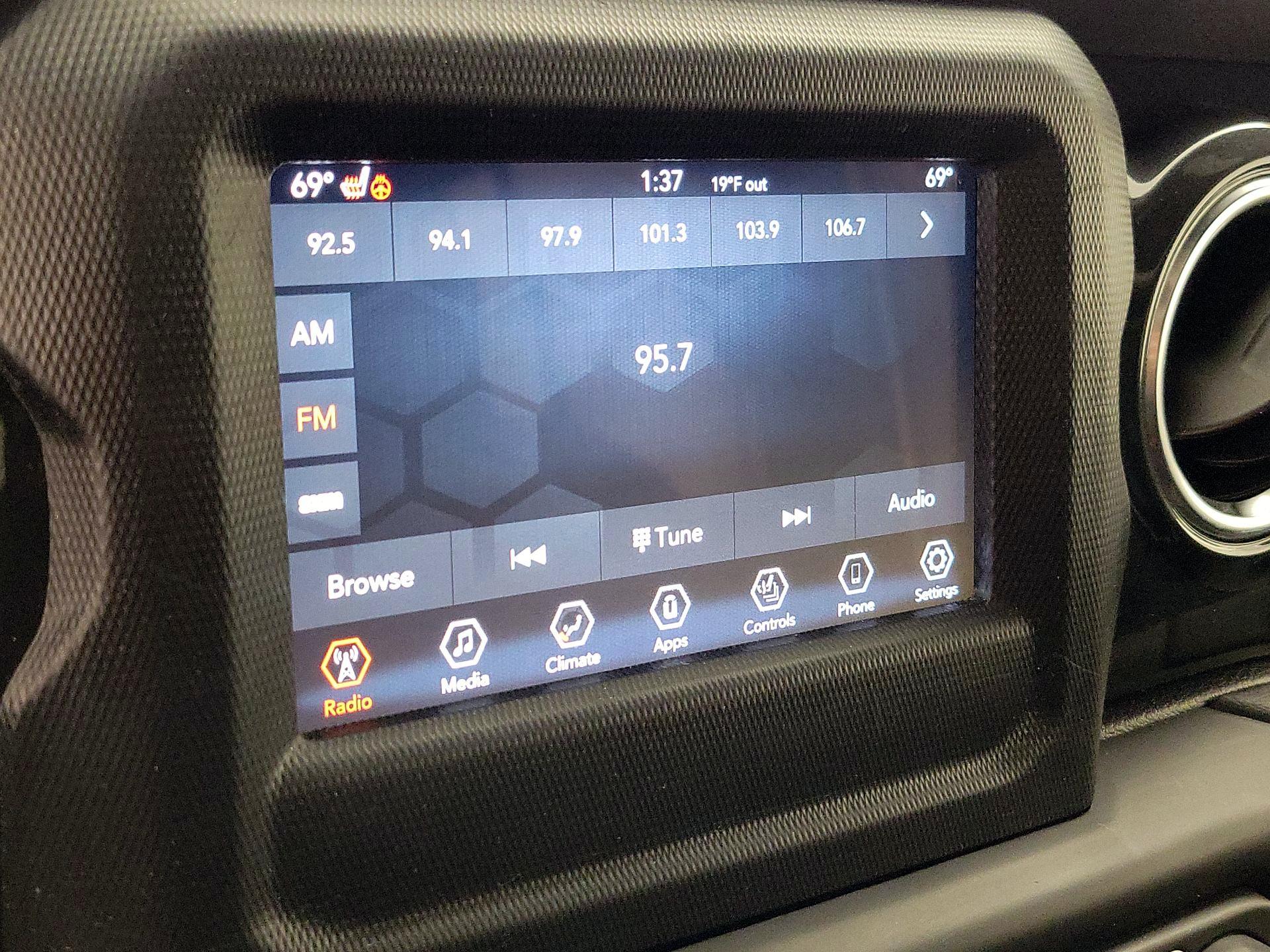 Thumbnail: 2021 Jeep Wrangler - 15