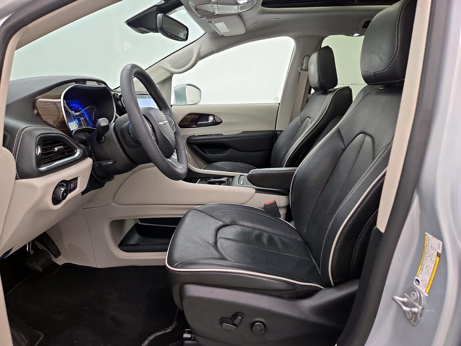 Thumbnail: 2022 Chrysler Pacifica - 11