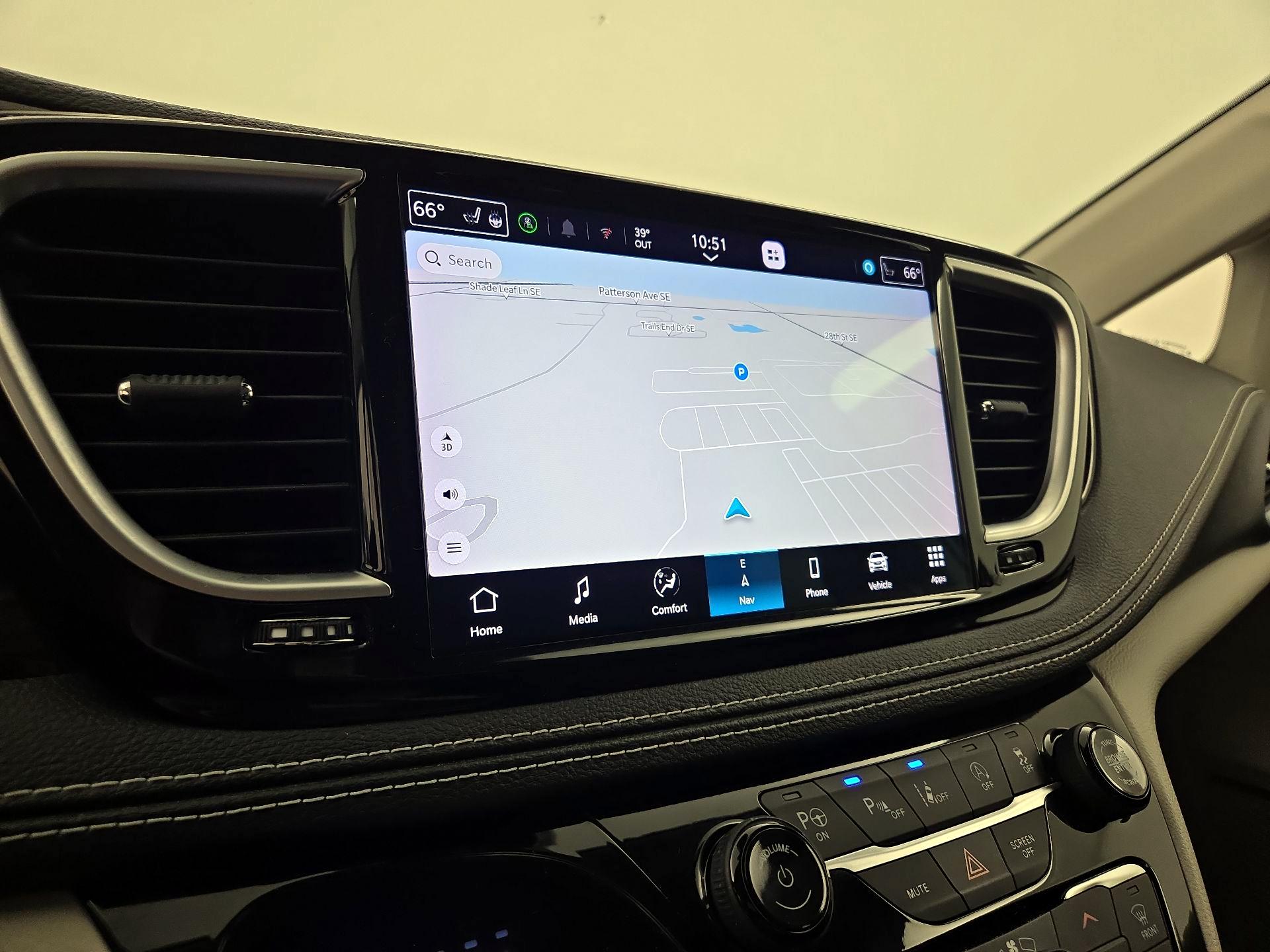 Thumbnail: 2022 Chrysler Pacifica - 14