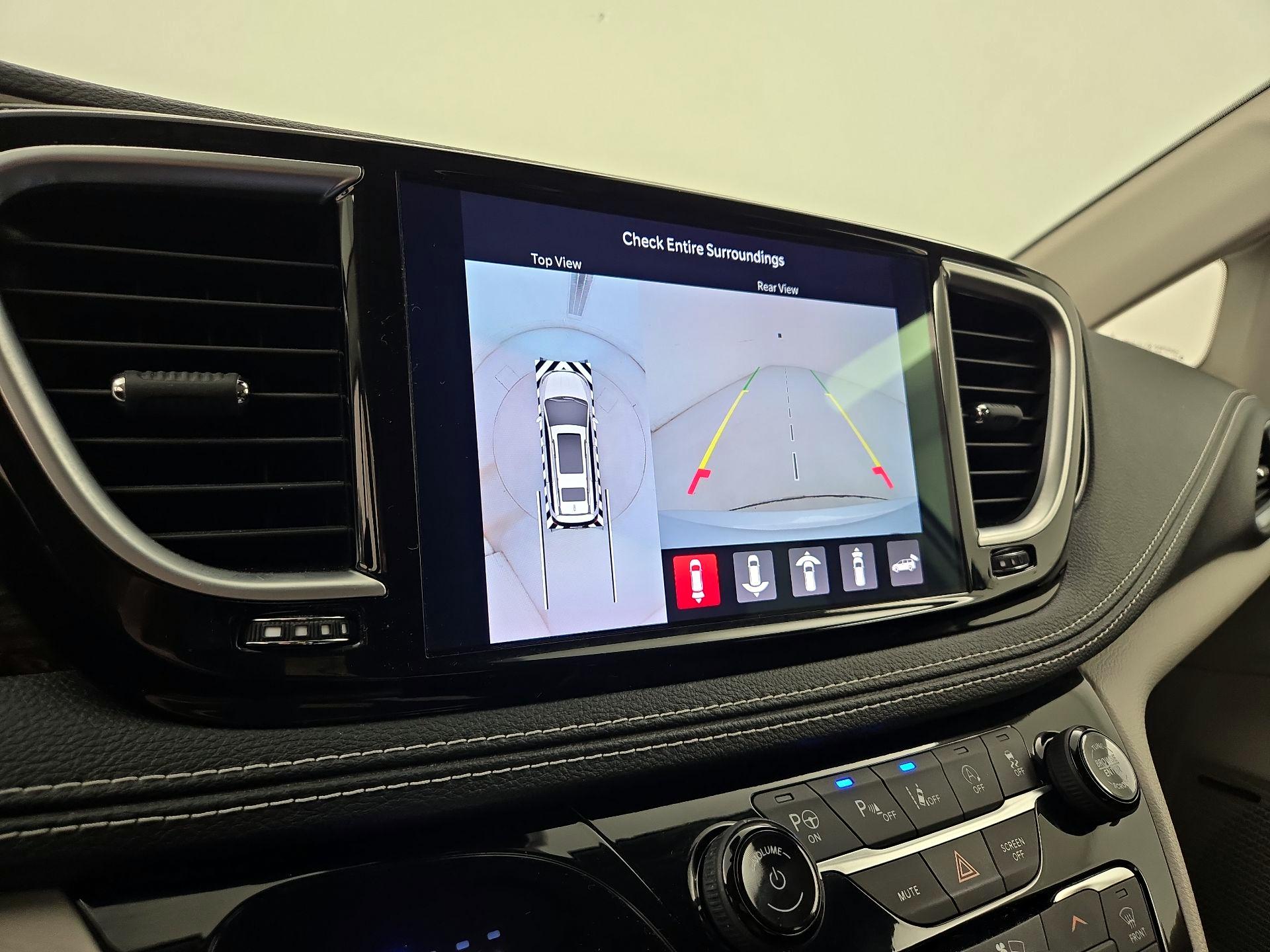 Thumbnail: 2022 Chrysler Pacifica - 15