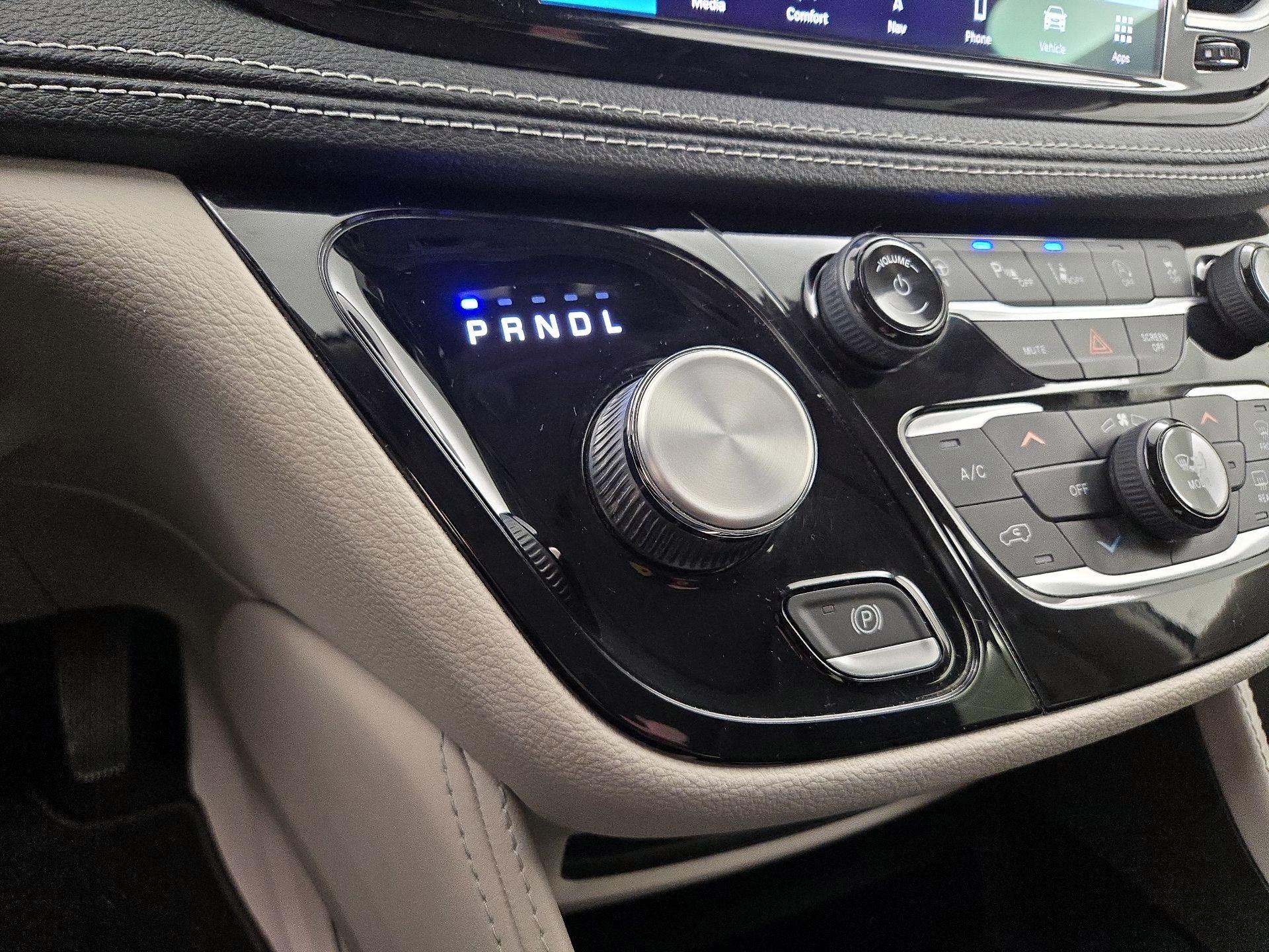 Thumbnail: 2022 Chrysler Pacifica - 18