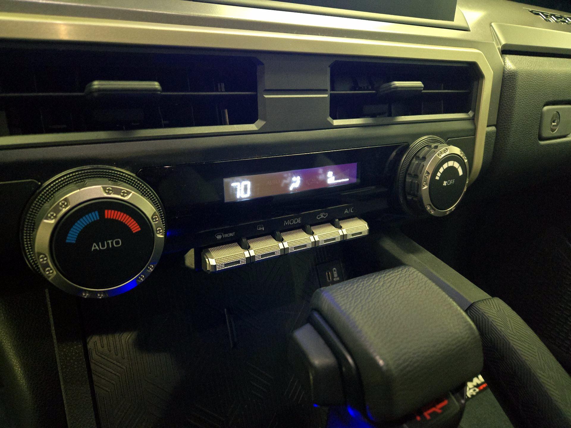 Thumbnail: 2024 Toyota Tacoma - 16