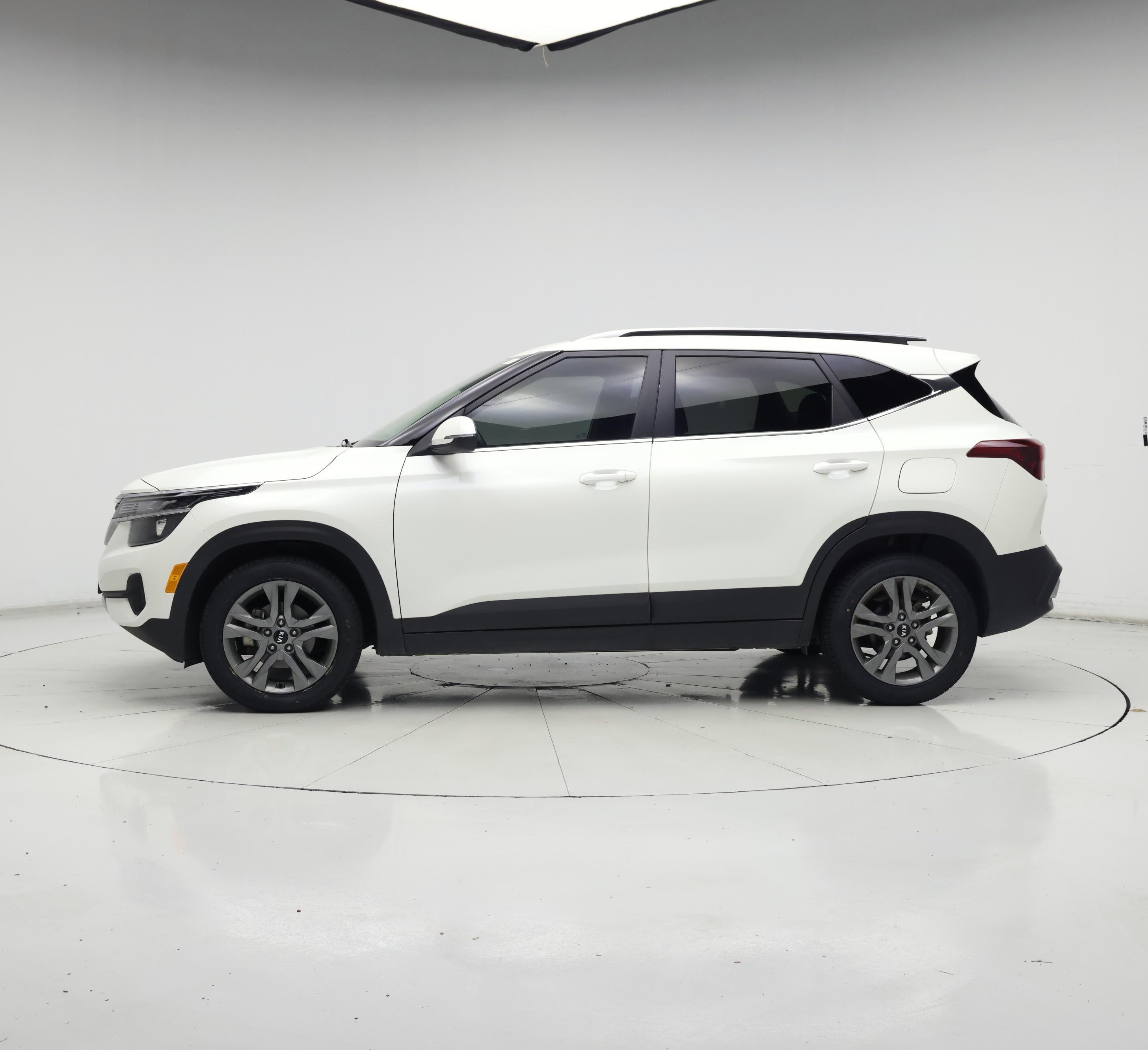 Thumbnail: 2021 Kia Seltos - 3