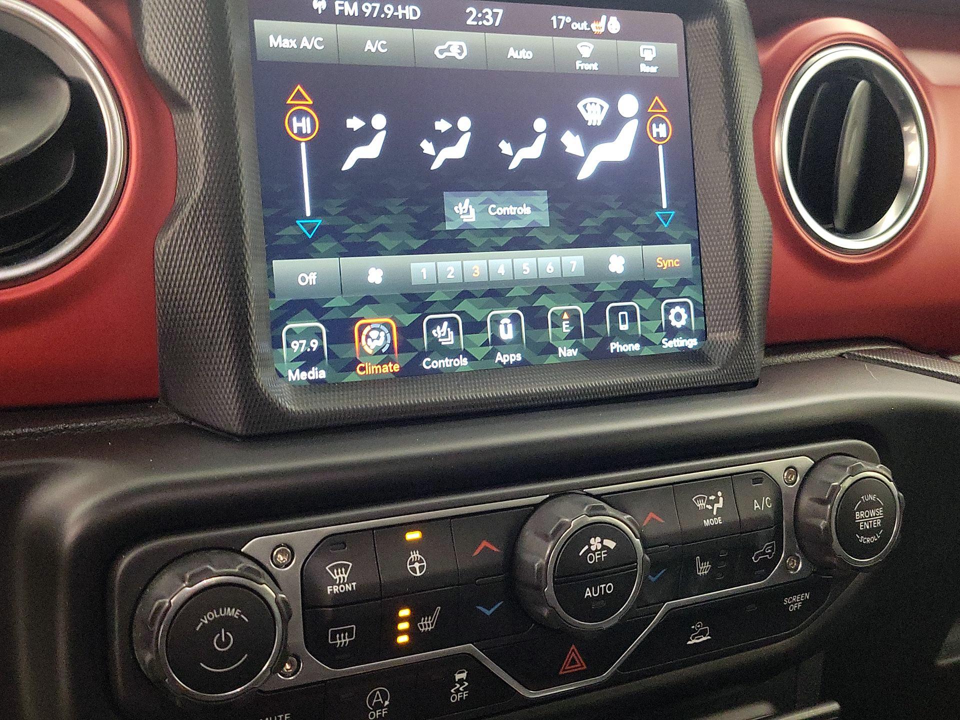 Thumbnail: 2022 Jeep Wrangler - 17