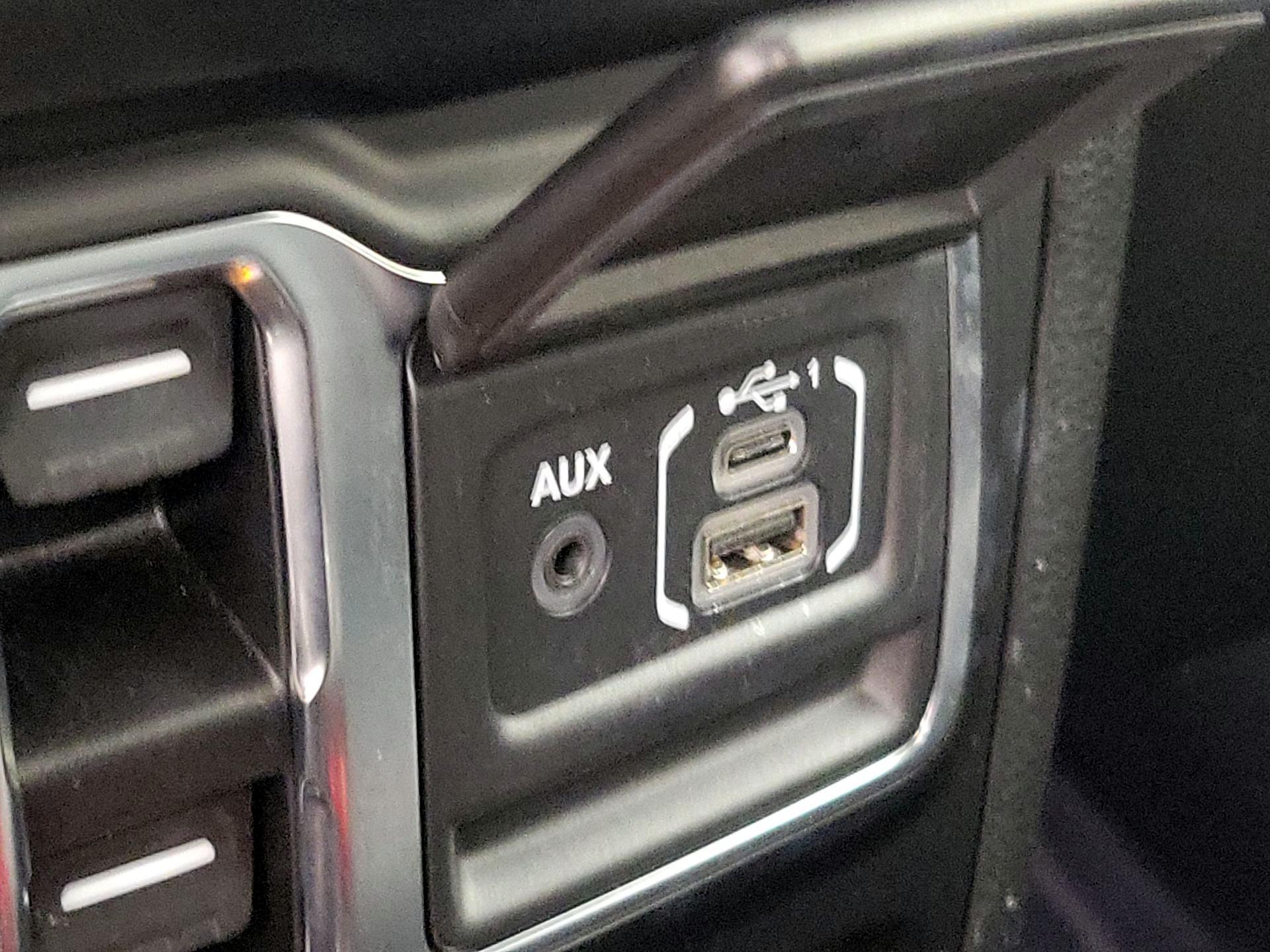 Thumbnail: 2022 Jeep Wrangler - 19