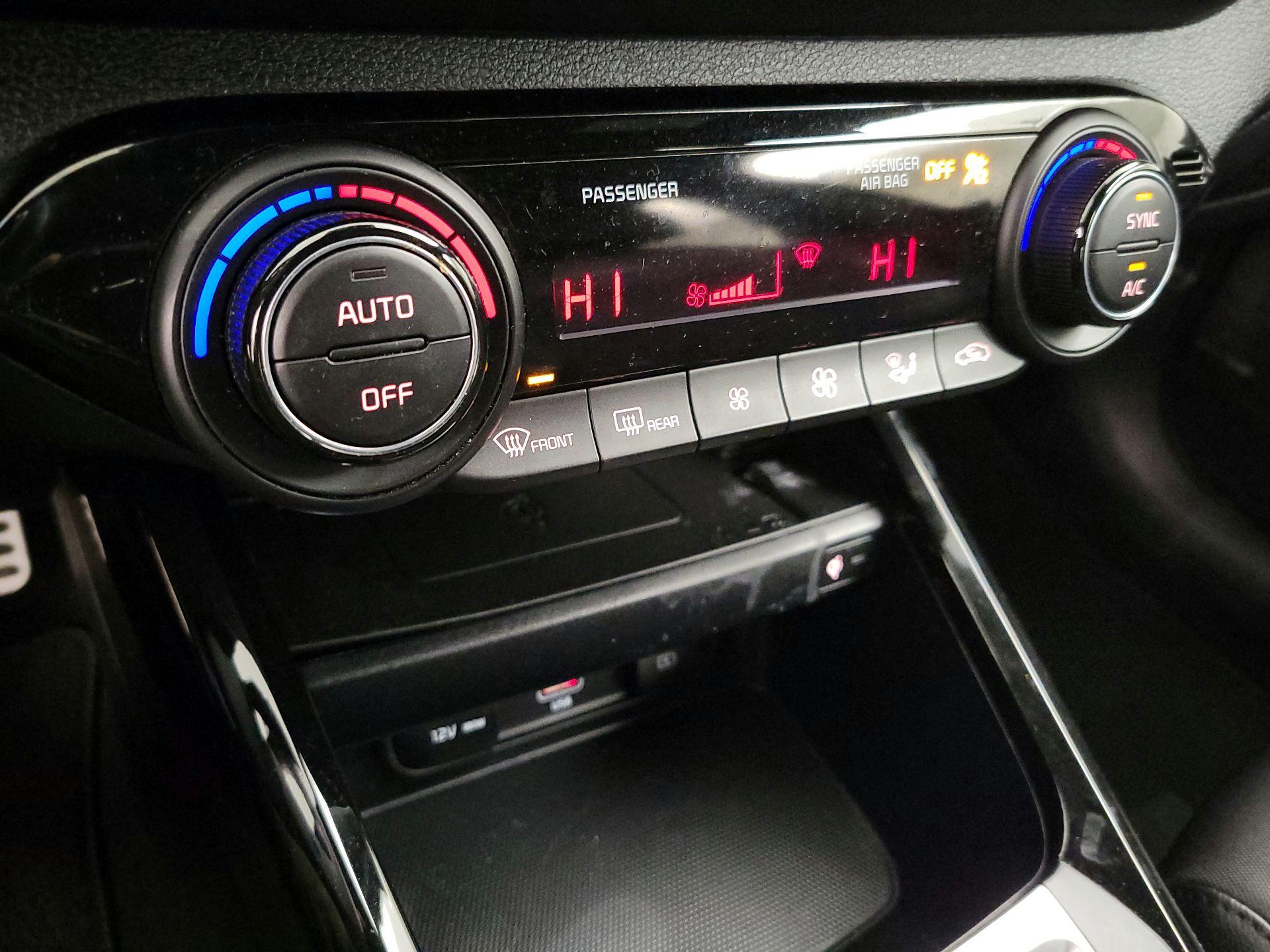 Thumbnail: 2023 Kia Forte - 16