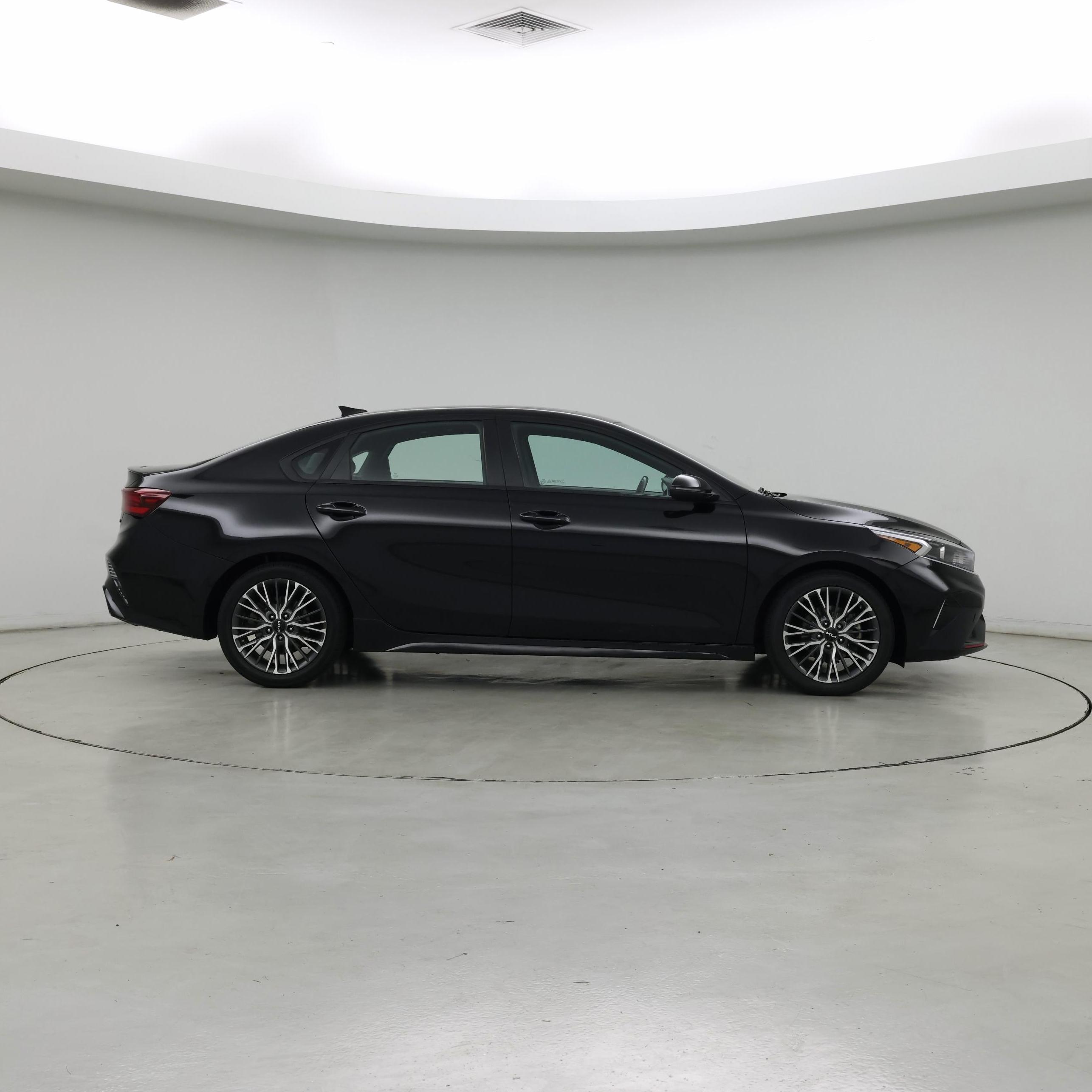 Thumbnail: 2023 Kia Forte - 7