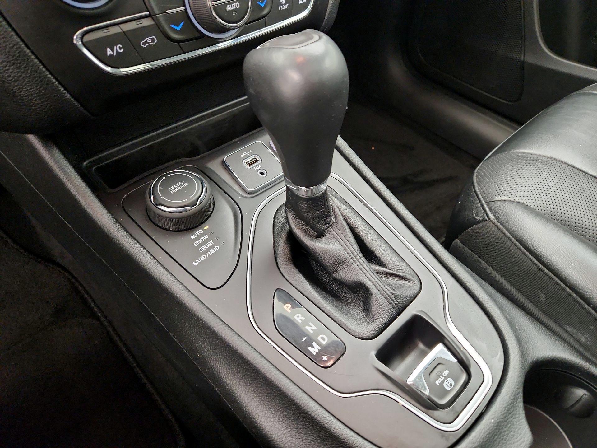 Thumbnail: 2022 Jeep Cherokee - 17