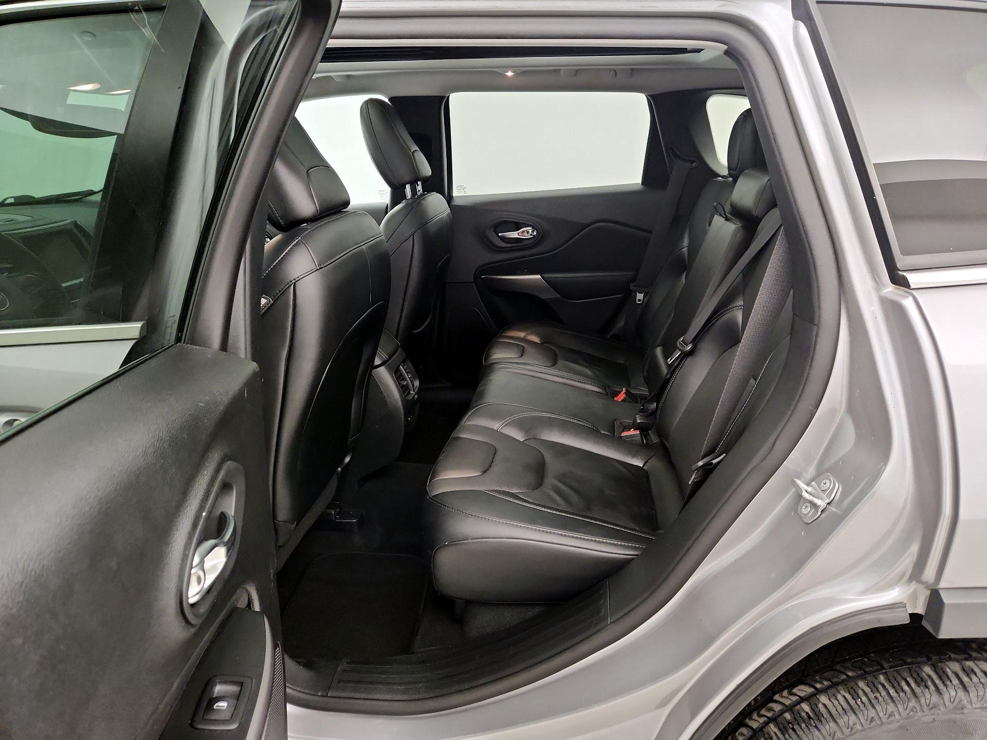 Thumbnail: 2022 Jeep Cherokee - 20