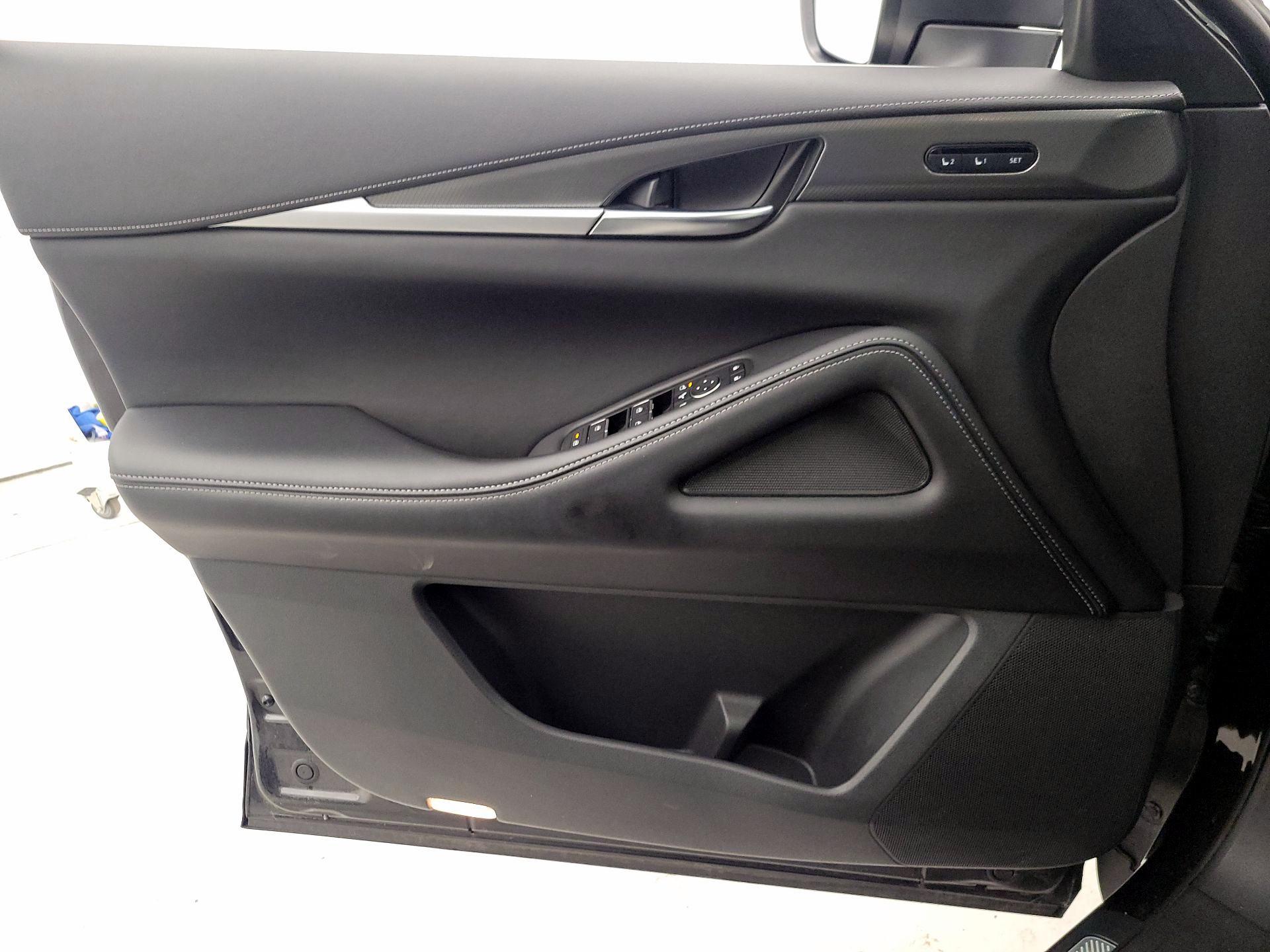 Thumbnail: 2023 INFINITI QX60 - 12