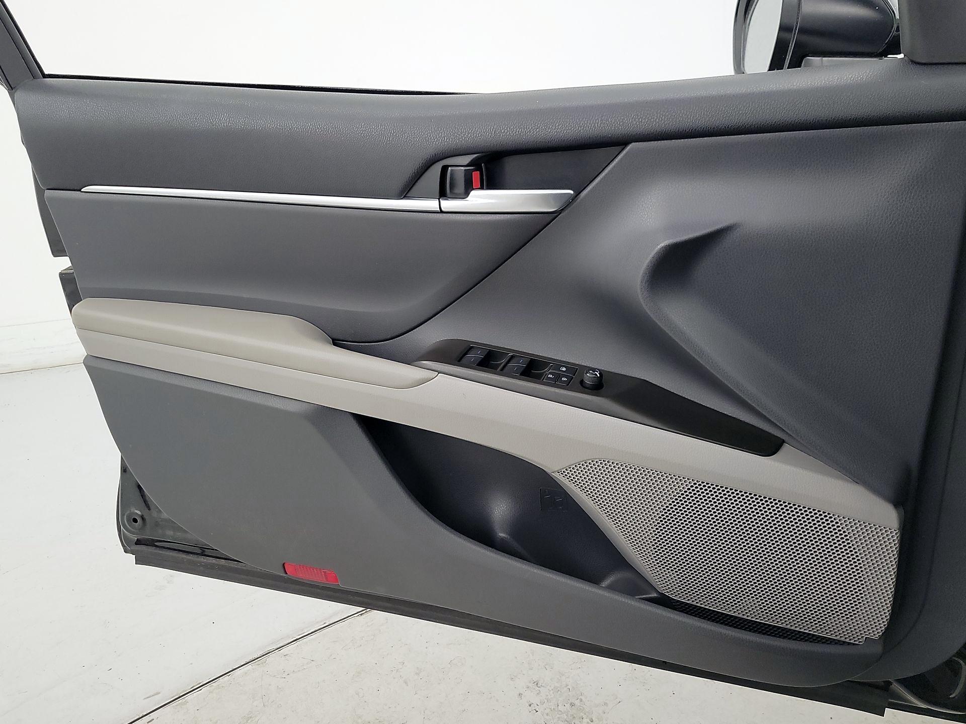 Thumbnail: 2023 Toyota Camry - 12